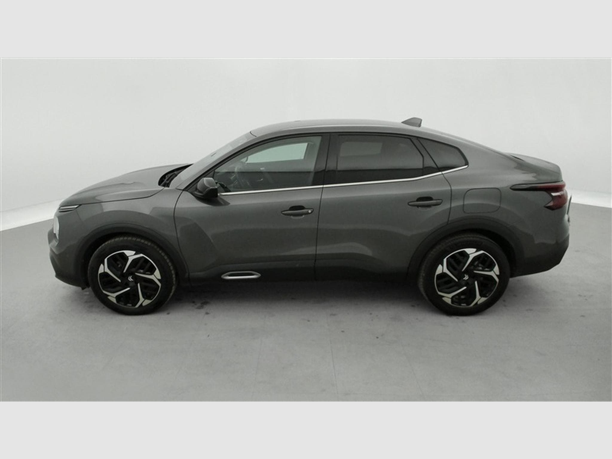 Citroen C4 X 1.2 PureTech 130cv EAT8 Shine NAVI / CARPLAY / CAMERA (2023) - Photo 3