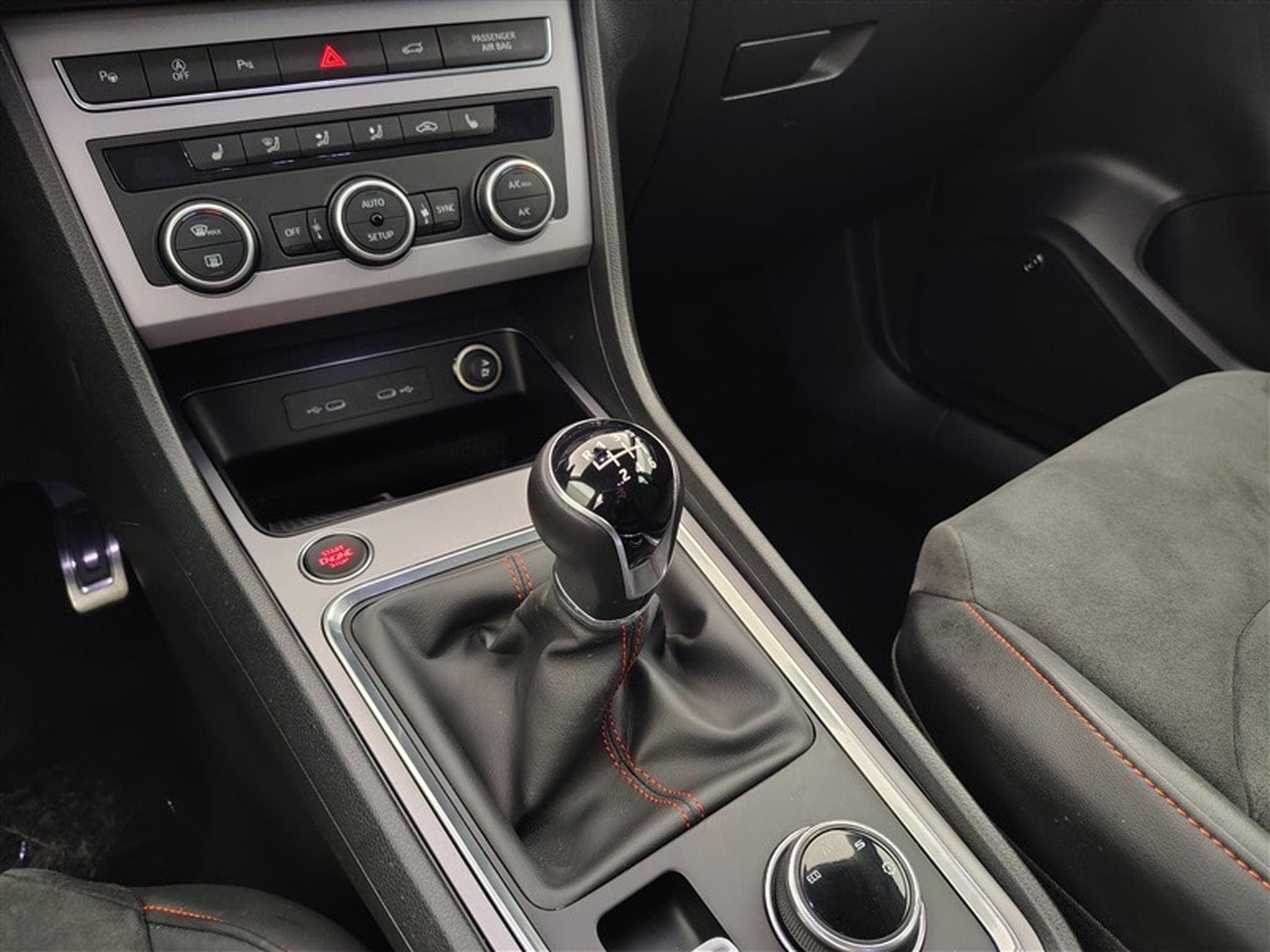 Seat Ateca 2.0 TDI 150cv "FR" NAVI / FULL LED / KEYLESS/ CAMERA / JA 19 (2023) - Photo 12