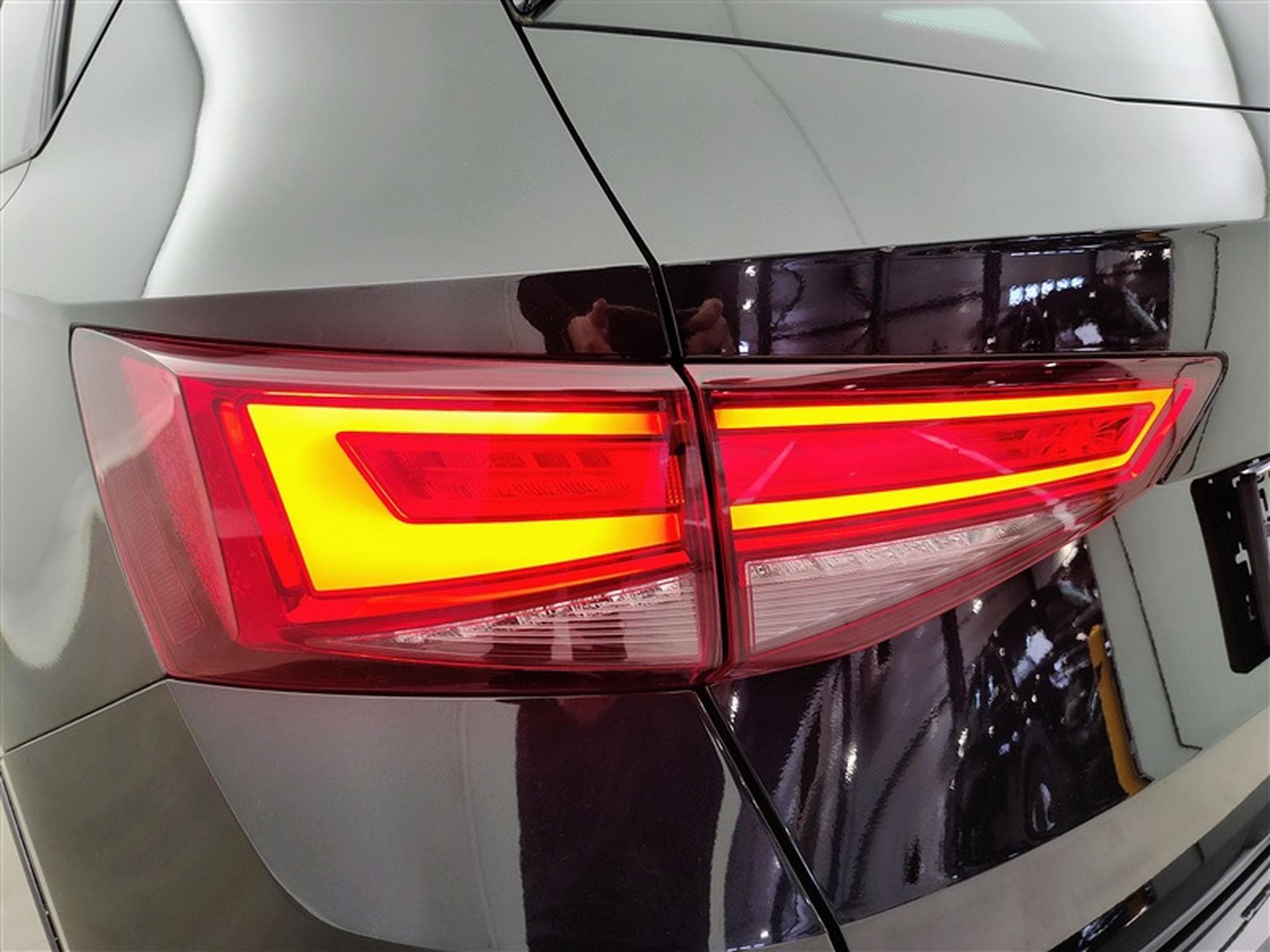 Seat Ateca 2.0 TDI 150cv "FR" NAVI / FULL LED / KEYLESS/ CAMERA / JA 19 (2023) - Photo 16
