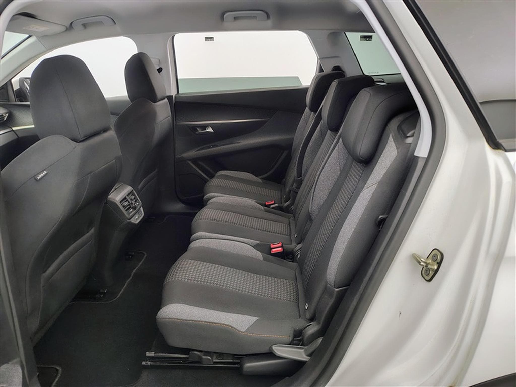 Peugeot 5008 1.2 PureTech 130cv Active 7pl. NAVI / PDC AV+AR / JA 17" (2019) - Photo 13