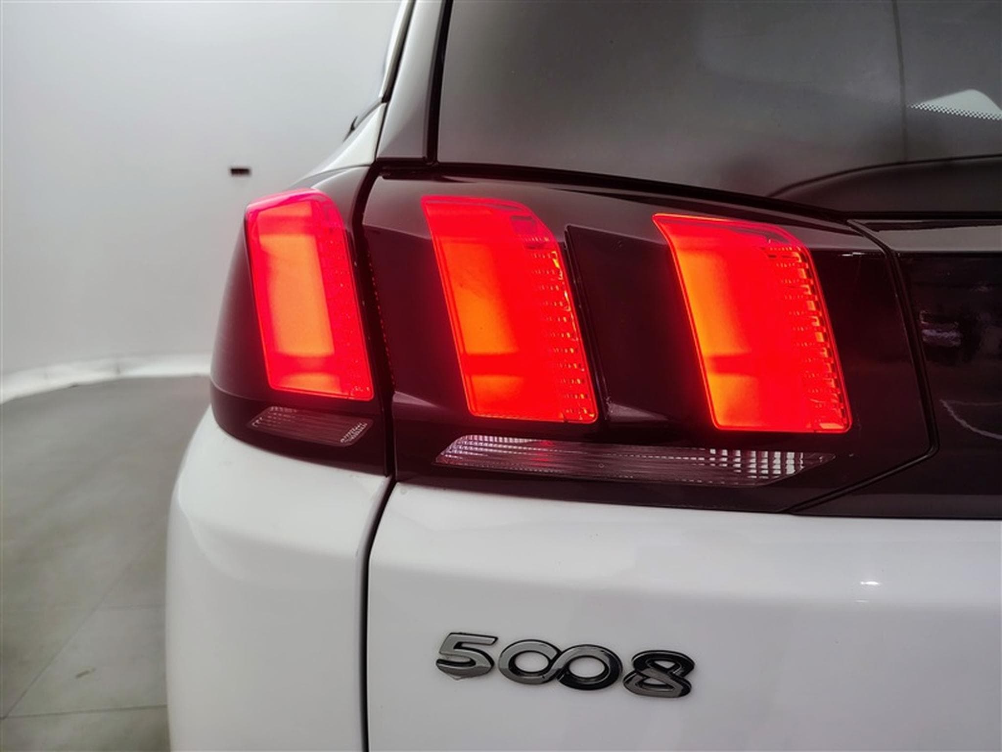 Peugeot 5008 1.2 PureTech 130cv Active 7pl. NAVI / PDC AV+AR / JA 17" (2019) - Photo 16