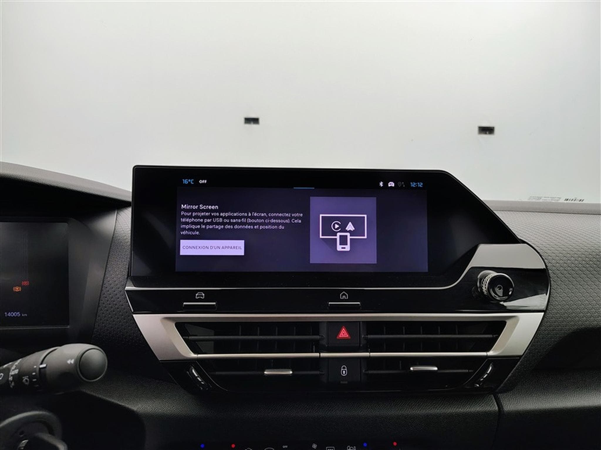 Citroen C4 1.2 PureTech 130cv EAT8 Plus NAVI / CARPLAY (2025) - Photo 21