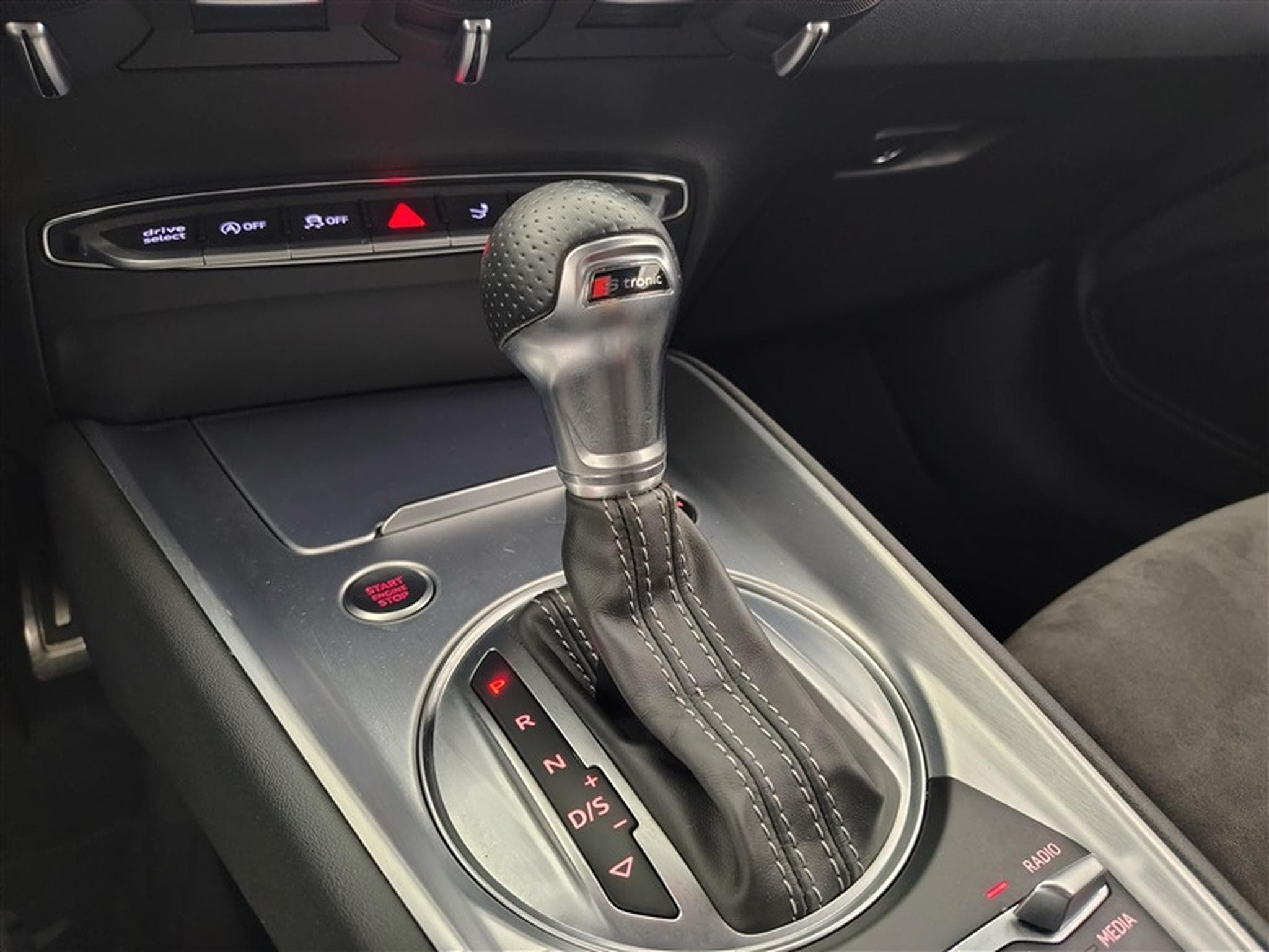 Audi TT Coupé 40 TFSI S-Line NAVI / CAMERA (2019) - Photo 12