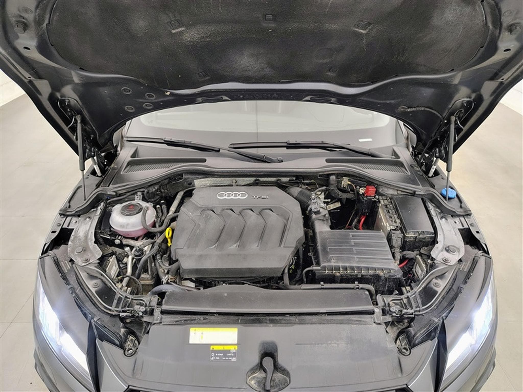 Audi TT Coupé 40 TFSI S-Line NAVI / CAMERA (2019) - Photo 19