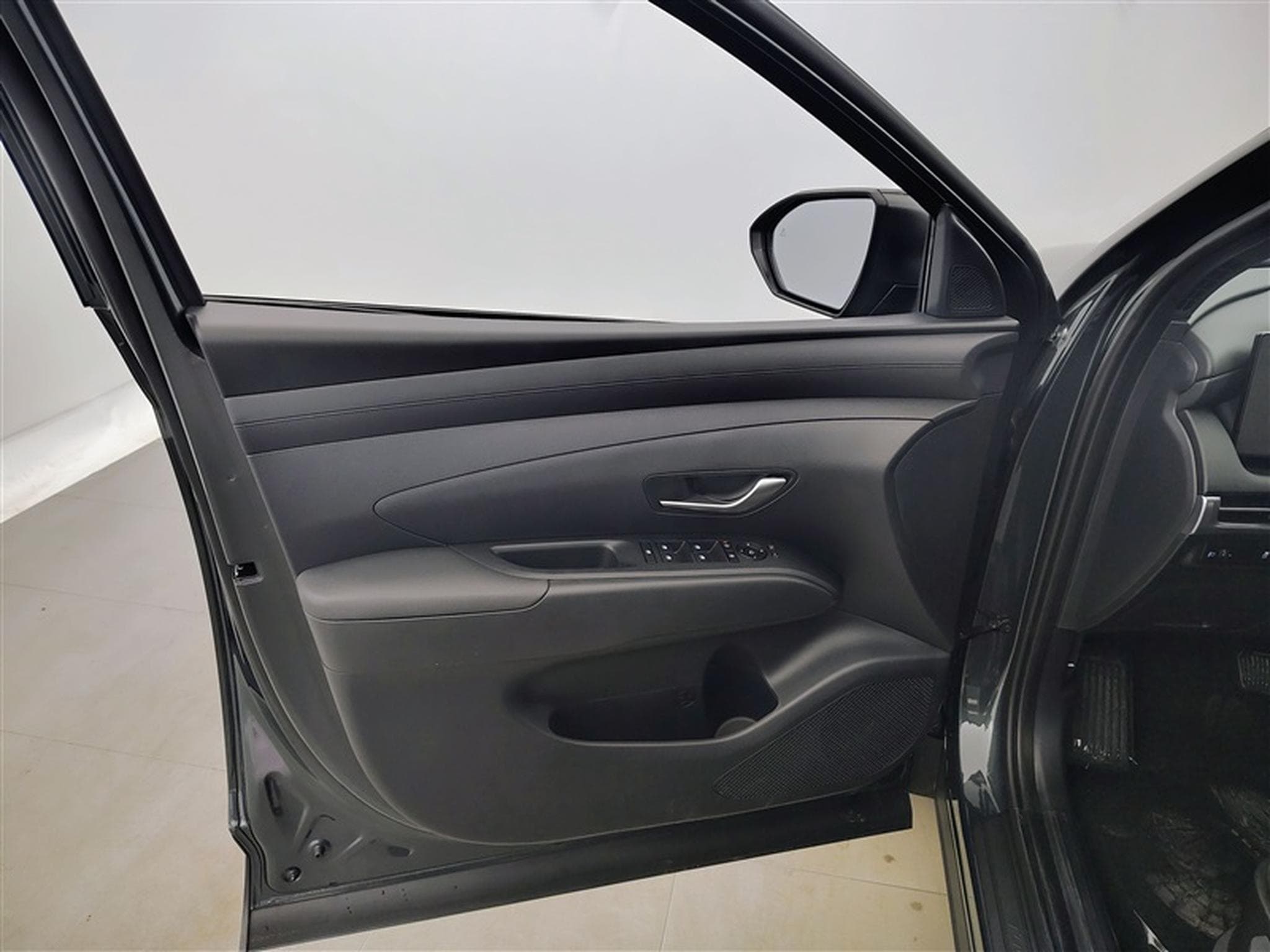 Hyundai Tucson 1.6 T-GDi 150cv DCT Black Edition NAVI / FULL LED / CAMERA (2026) - Photo 16