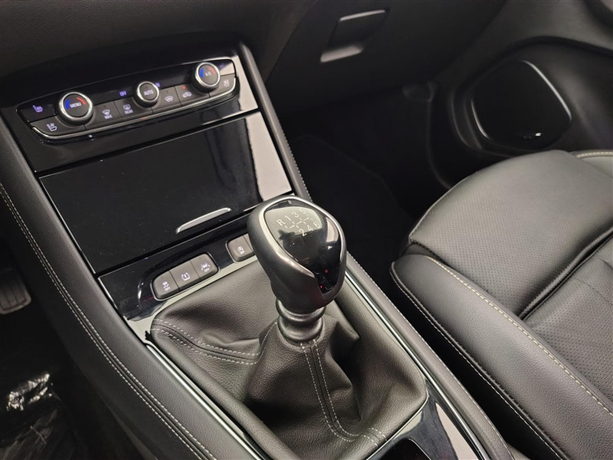 Opel Grandland 1.5 Turbo D AT8 Innovation NAVI / CUIR / FULL LED (2021) - Photo 12
