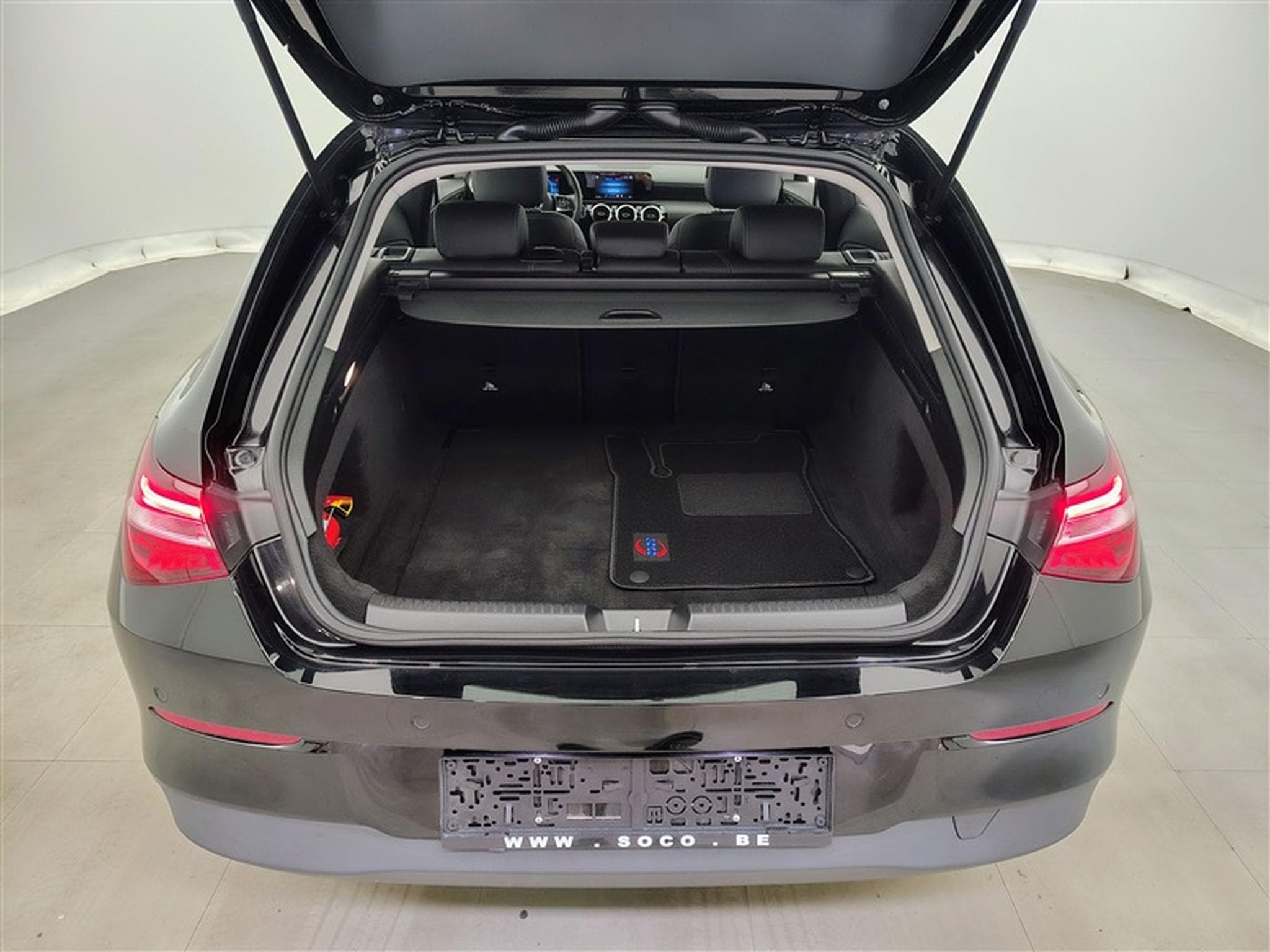 Mercedes CLA 180 Shooting Break AT7 NAVI / S-CUIR / PDC AV-AR (2023) - Photo 14