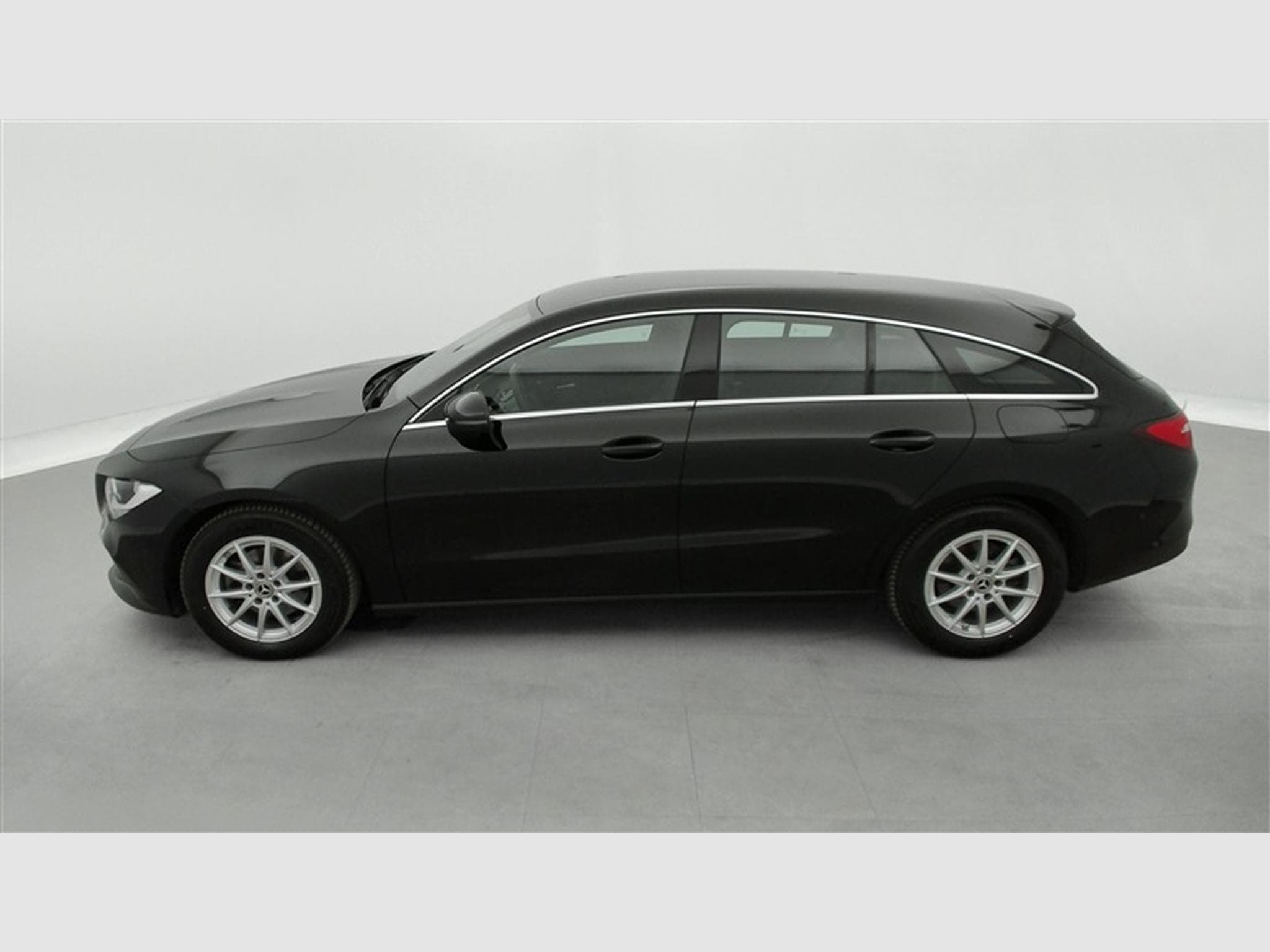 Mercedes CLA 180 Shooting Break AT7 NAVI / S-CUIR / PDC AV-AR (2023) - Photo 3