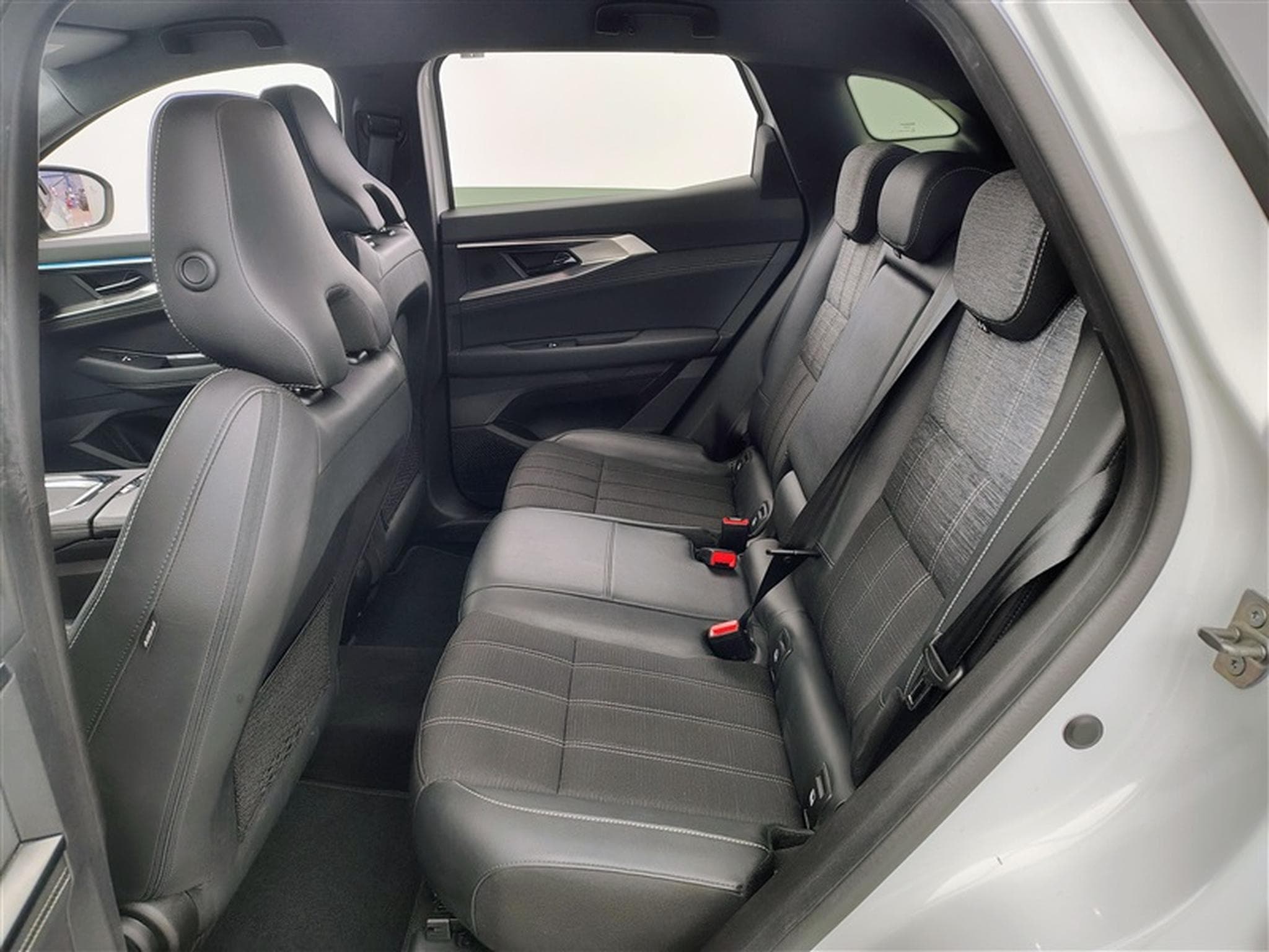 Renault Austral 1.2 E-Tec HEV Techno NAVI / FULL LED / S-CUIR (2024) - Photo 13
