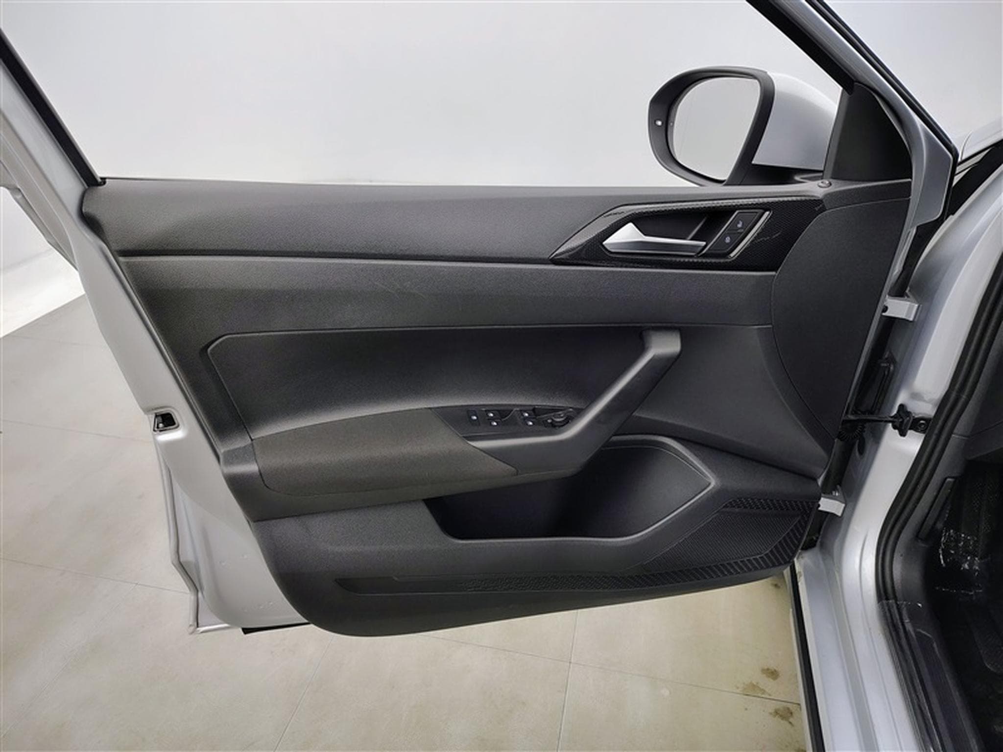 VW Taigo 1.0 TSI 95cv Life *APP CONNECT / FULL LED / CAMERA / JA 16"* (2023) - Photo 17