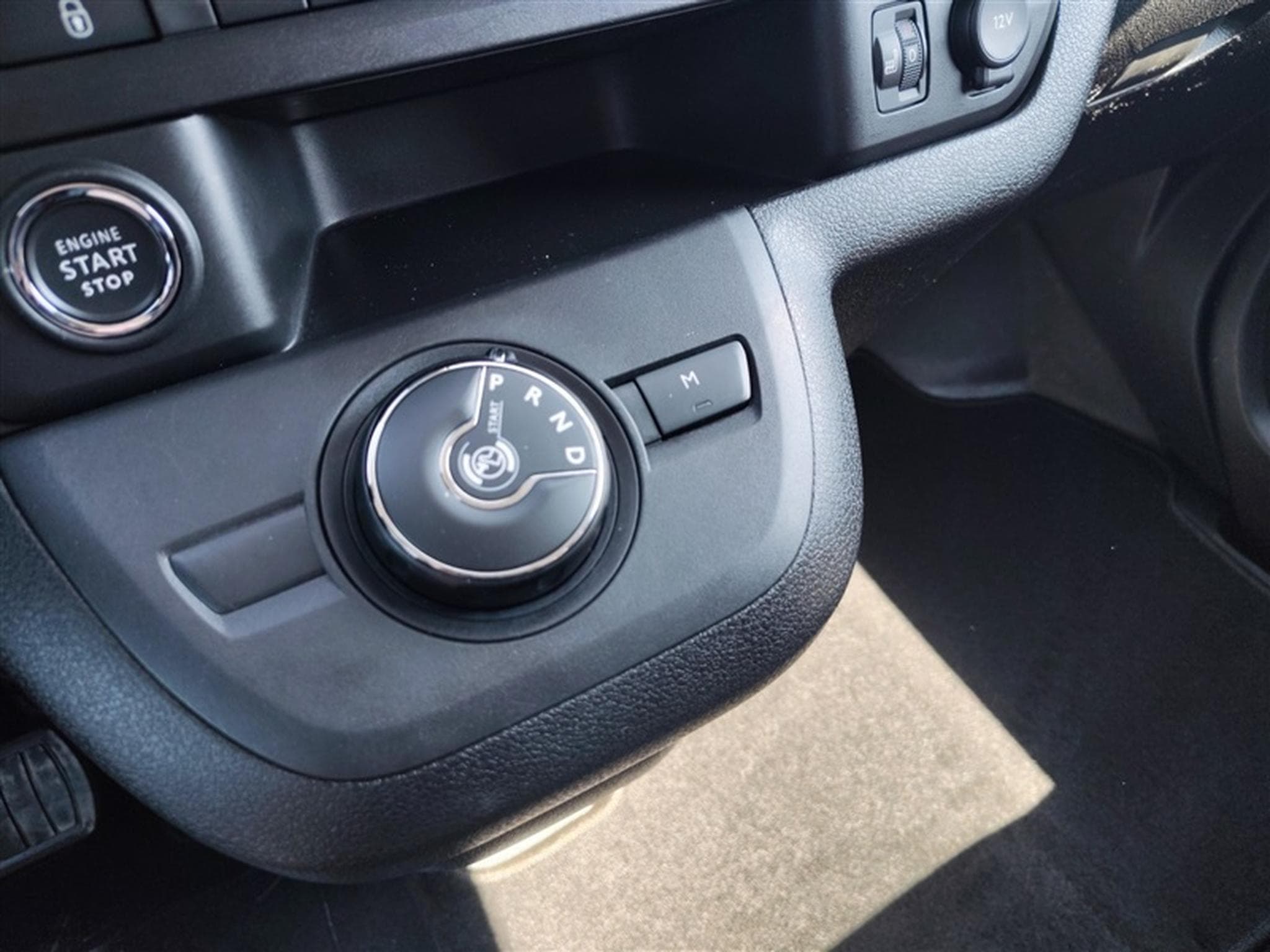 Opel Vivaro 2.0 TD L2H1 Edition AUTO/NAVI/PDC (2023) - Photo 13