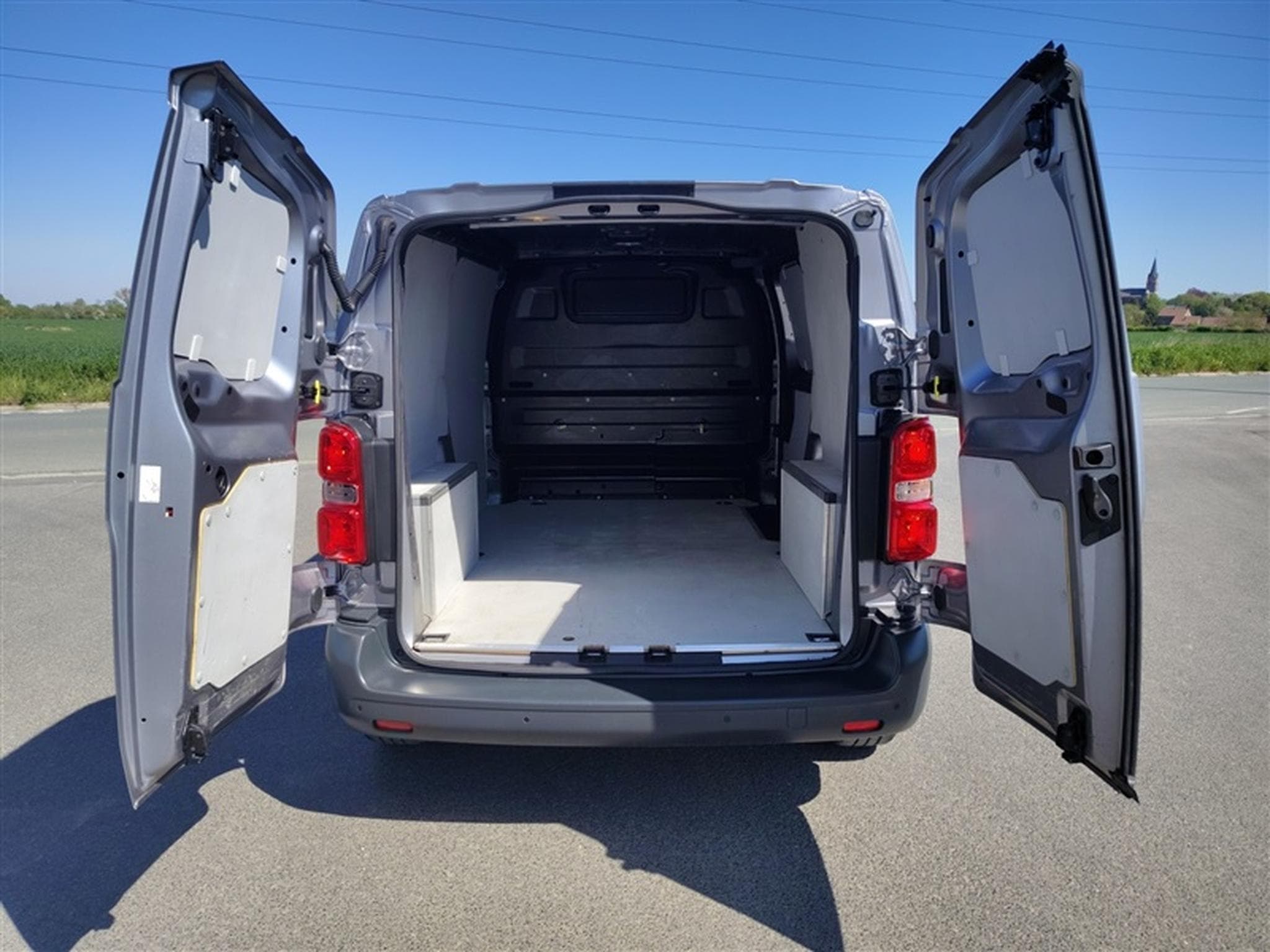 Opel Vivaro 2.0 TD L2H1 Edition AUTO/NAVI/PDC (2023) - Photo 15