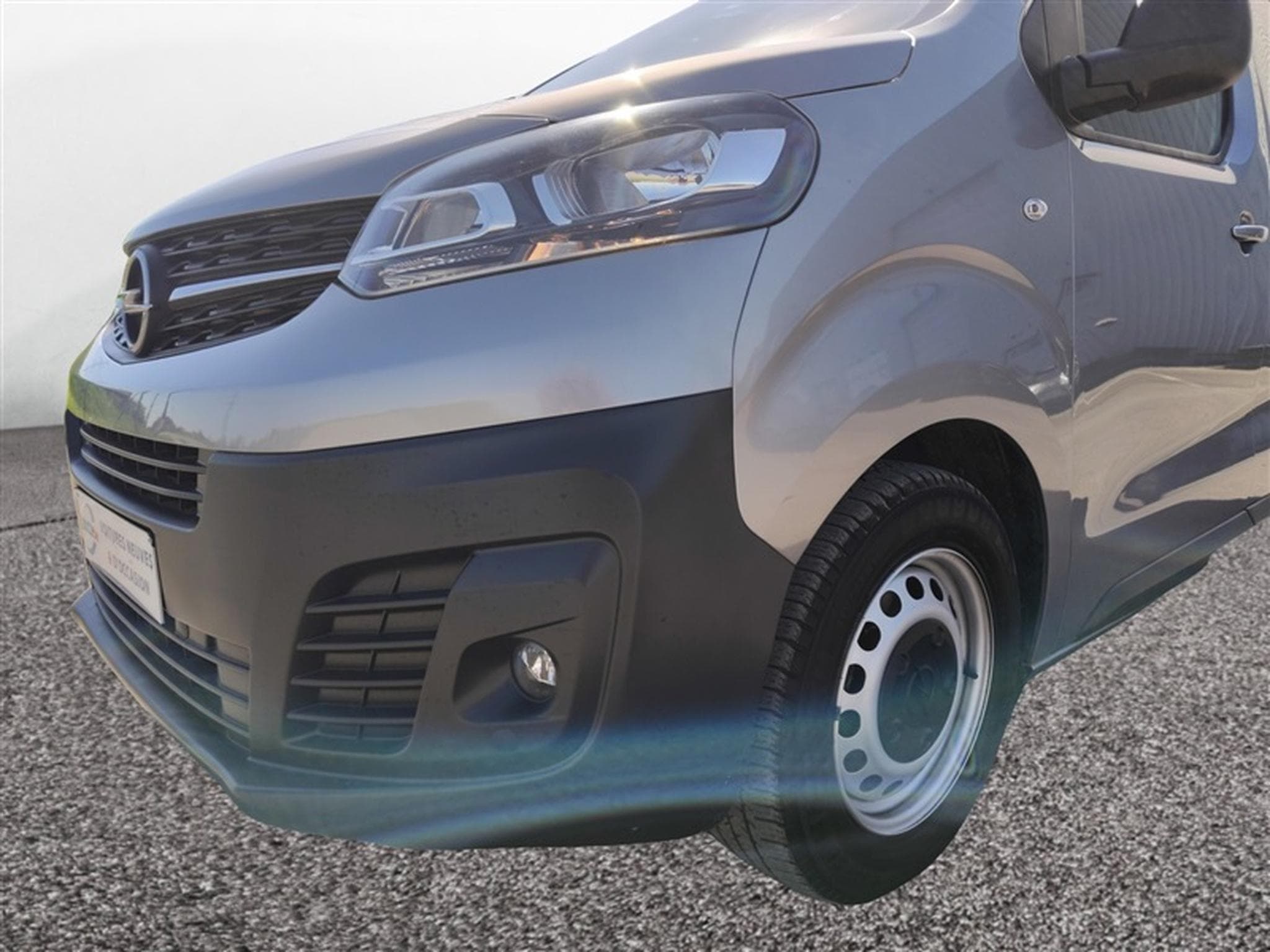 Opel Vivaro 2.0 TD L2H1 Edition AUTO/NAVI/PDC (2023) - Photo 16