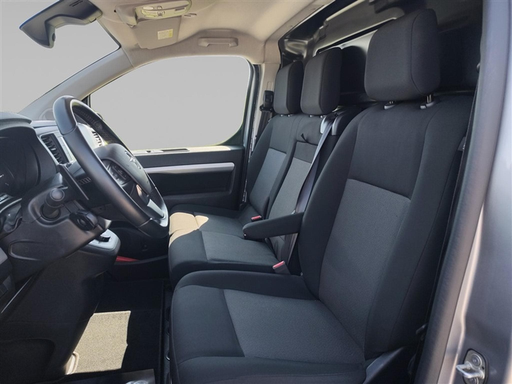 Opel Vivaro 2.0 TD L2H1 Edition AUTO/NAVI/PDC (2023) - Photo 7