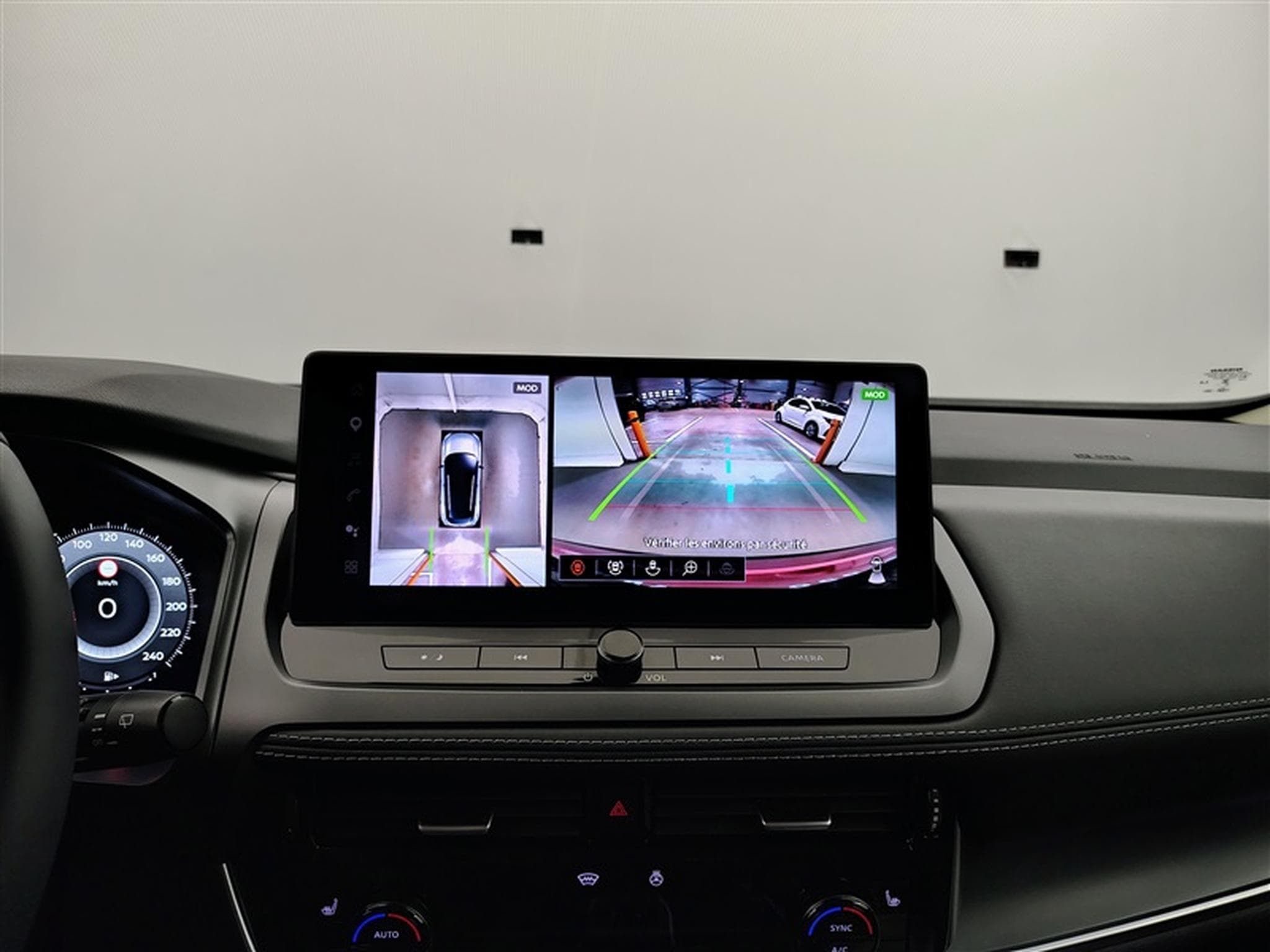 Nissan Qashqai 1.3 DIG-T MHEV X-Tronic N-Connecta CARPLAY / FULL LED / CAM (2026) - Photo 17
