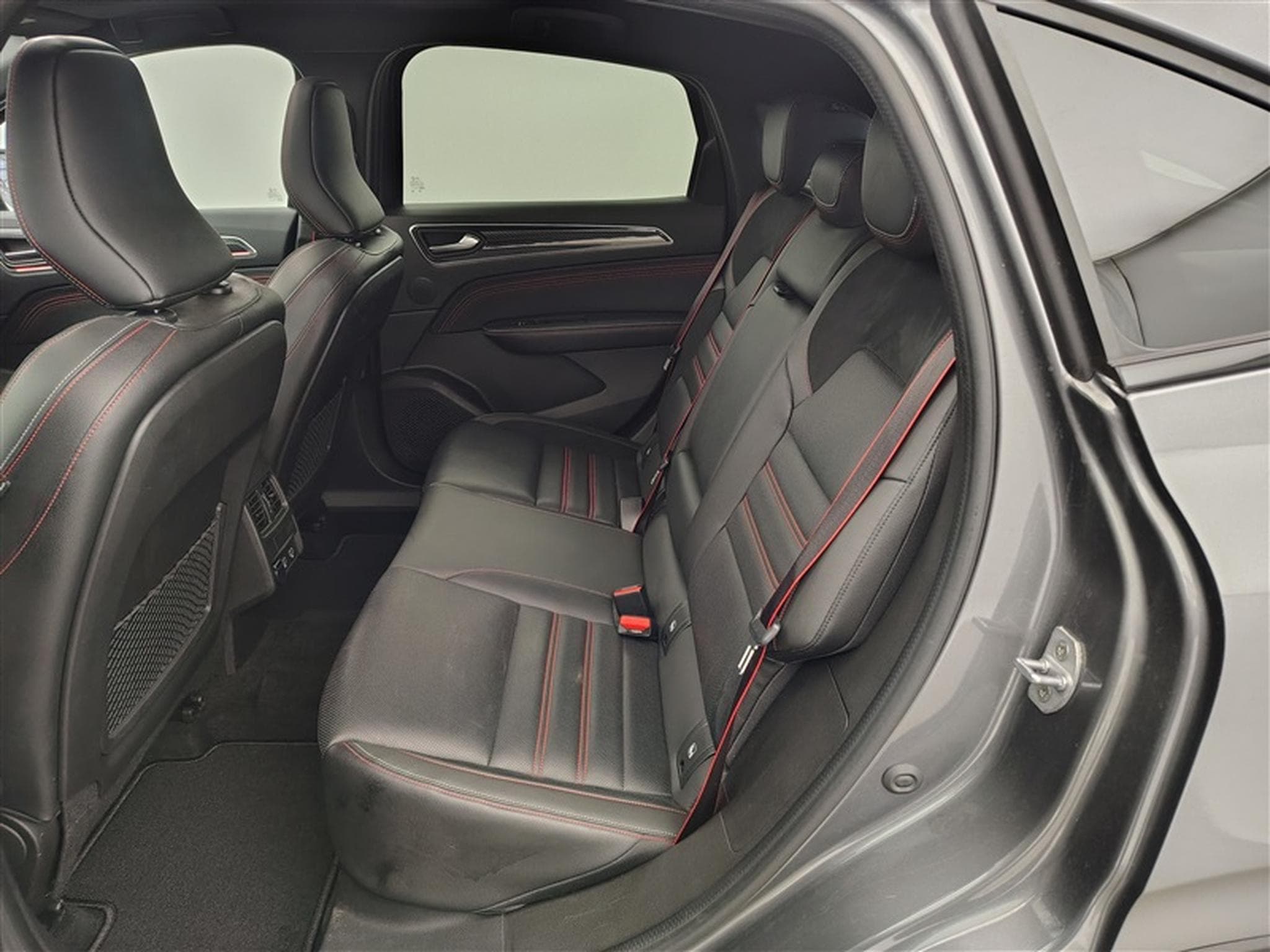 Renault Arkana 1.3 TCe 160Cv EDC RS Line NAVI / CARPLAY / CAMERA / TO PANO (2023) - Photo 13
