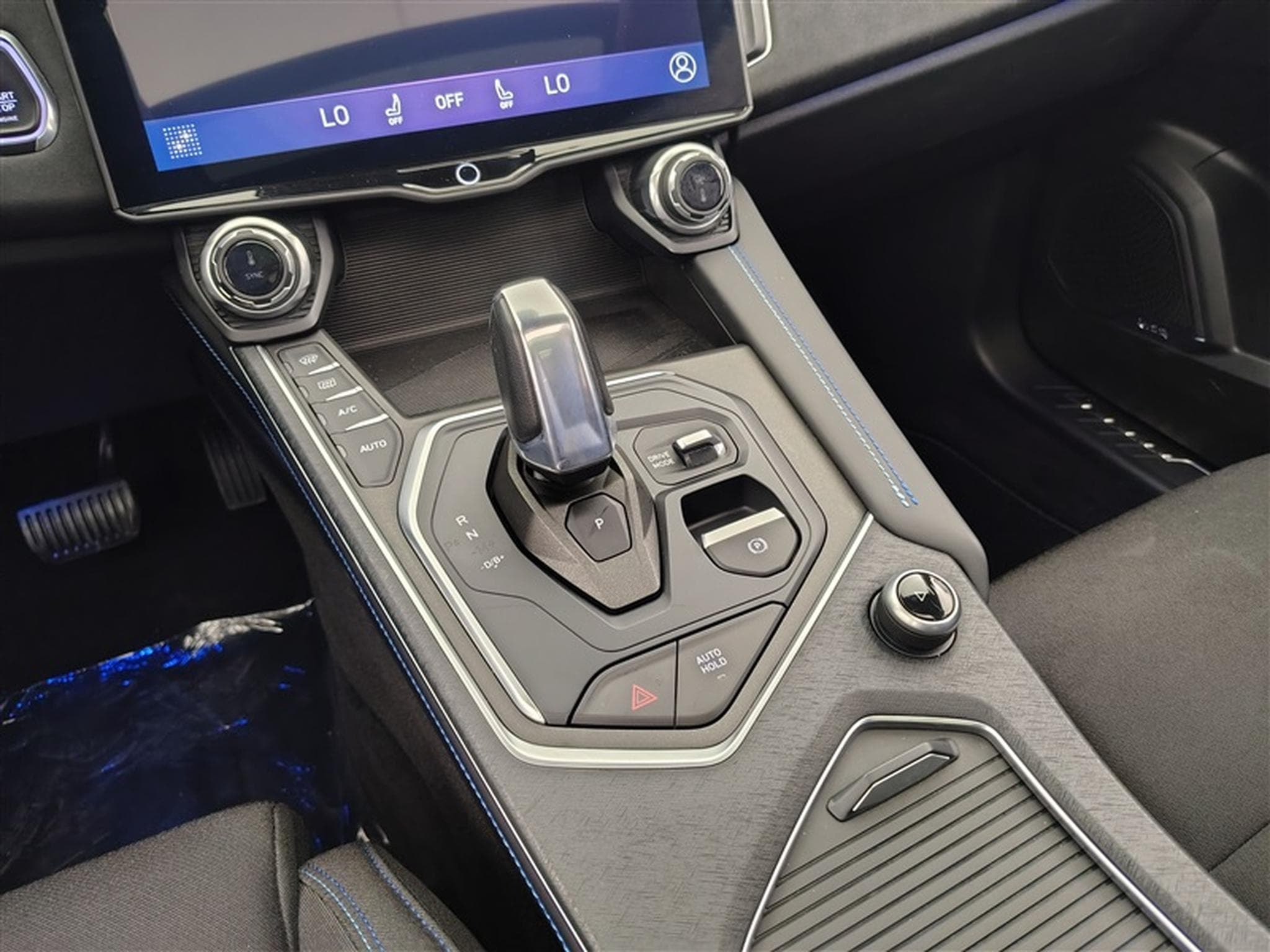 Lynk & Co 01 1.5 Turbo PHEV NAVI / FULL LED / TOIT PANO / CAMERA / JA 20" (2022) - Photo 12