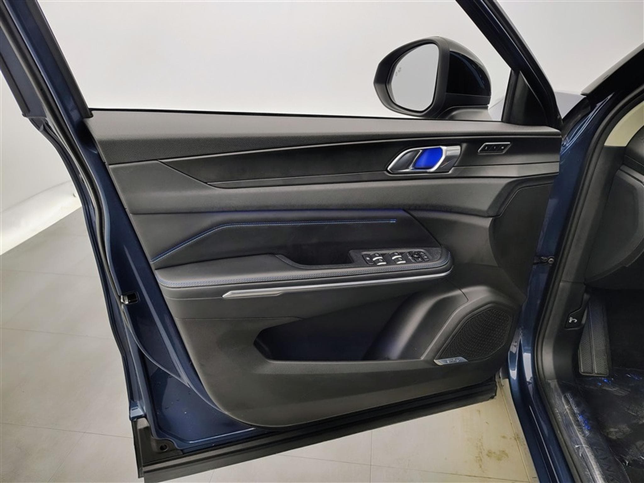 Lynk & Co 01 1.5 Turbo PHEV NAVI / FULL LED / TOIT PANO / CAMERA / JA 20" (2022) - Photo 17