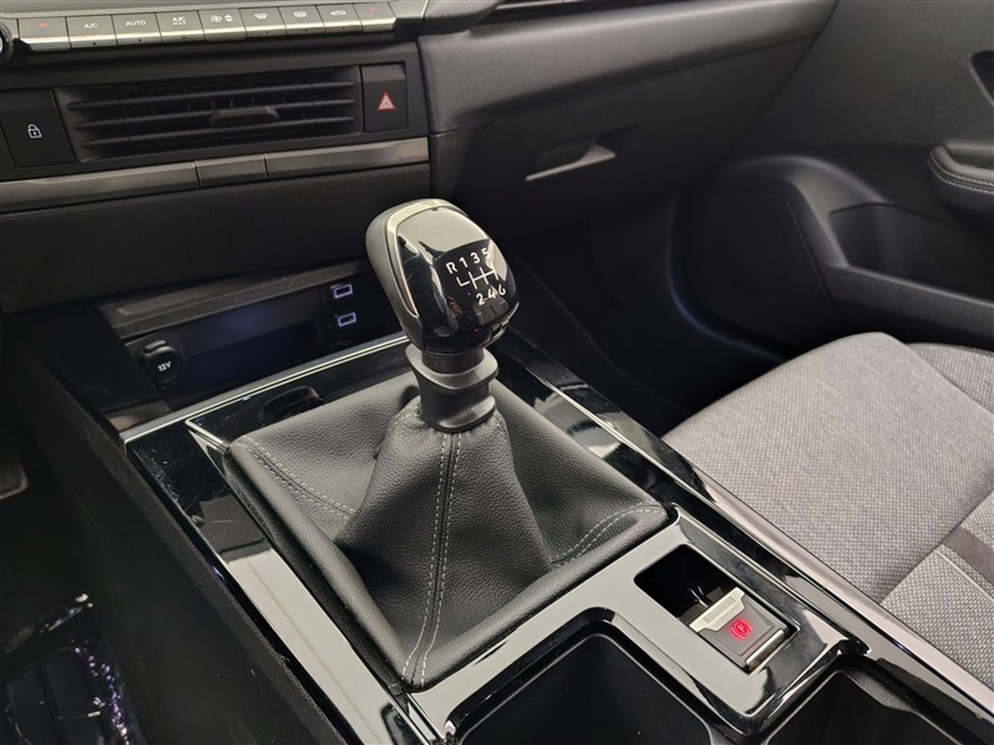 Opel Astra 1.2 Turbo Elegance Navi / FULL Led / PDC av+ar+ camera (2022) - Photo 12
