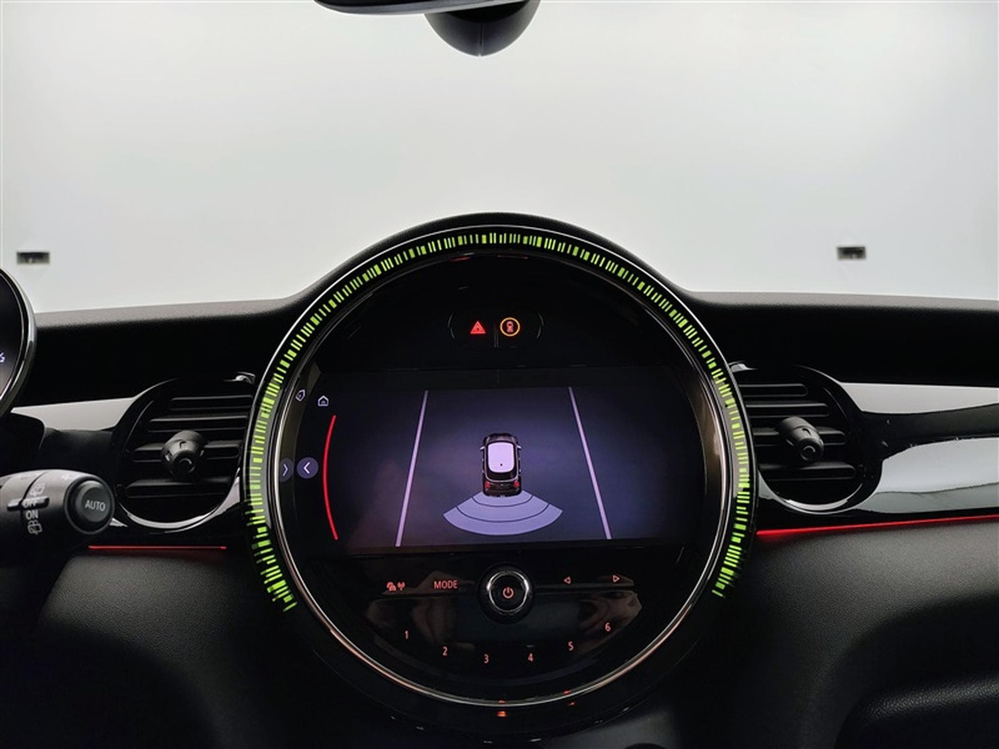 MINI Cooper 1.5A Cooper AUTO / NAVI PRO / FULL LED / ALU (2023) - Photo 18