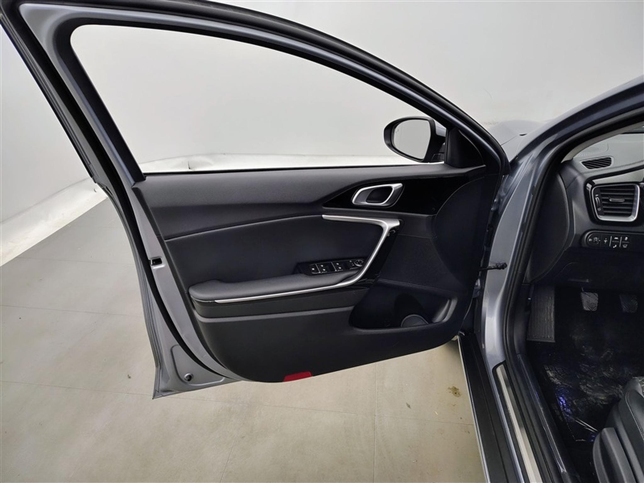 Kia XCeed 1.0 T-GDi 120cv Pulse NAVI 8" / FULL LED / CAMERA / JA 16" (2024) - Photo 17