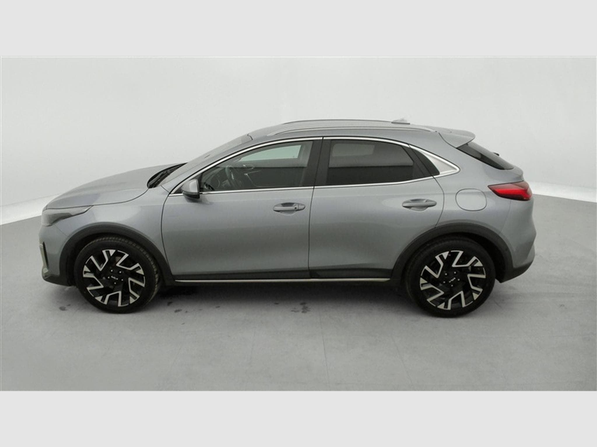 Kia XCeed 1.0 T-GDi 120cv Pulse NAVI 8" / FULL LED / CAMERA / JA 16" (2024) - Photo 3