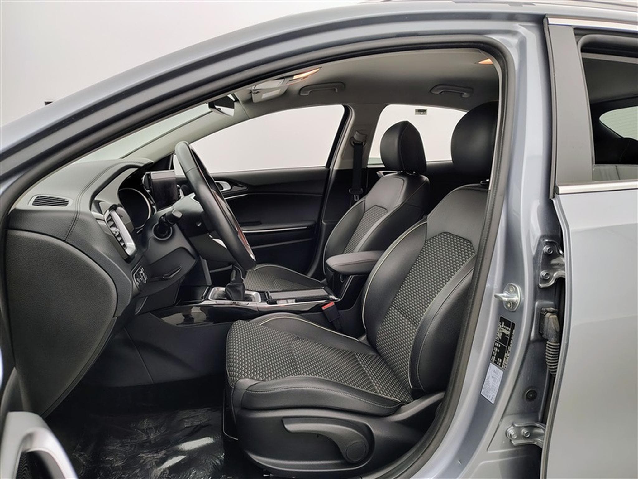 Kia XCeed 1.0 T-GDi 120cv Pulse NAVI 8" / FULL LED / CAMERA / JA 16" (2024) - Photo 7