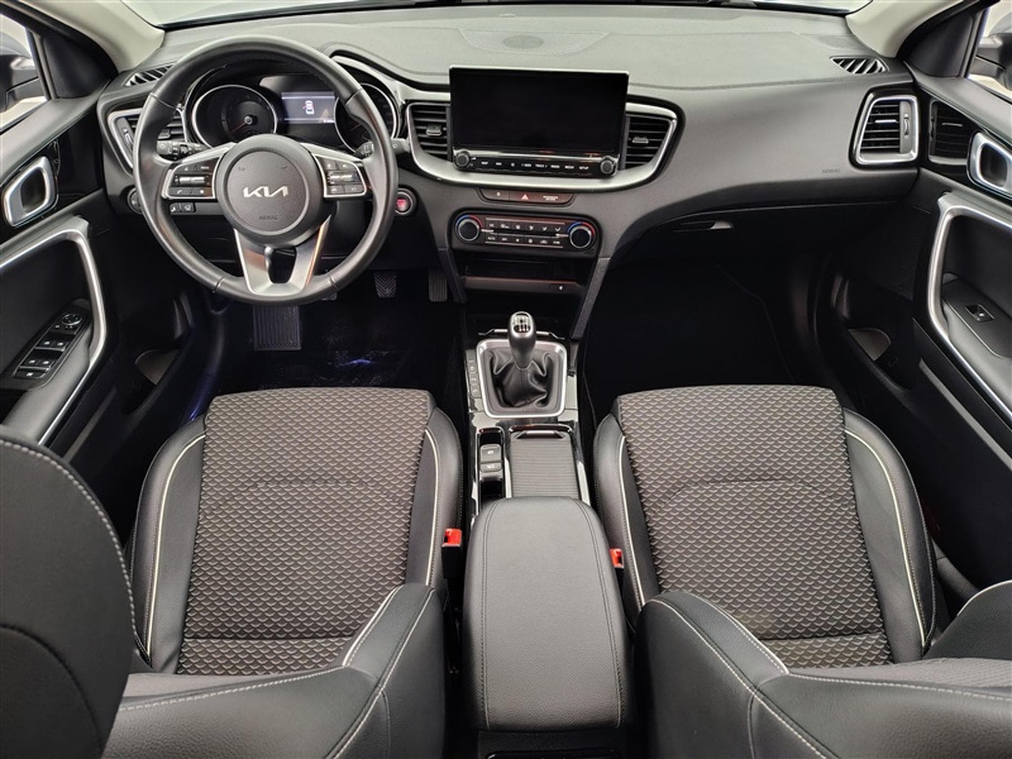 Kia XCeed 1.0 T-GDi 120cv Pulse NAVI 8" / FULL LED / CAMERA / JA 16" (2024) - Photo 8