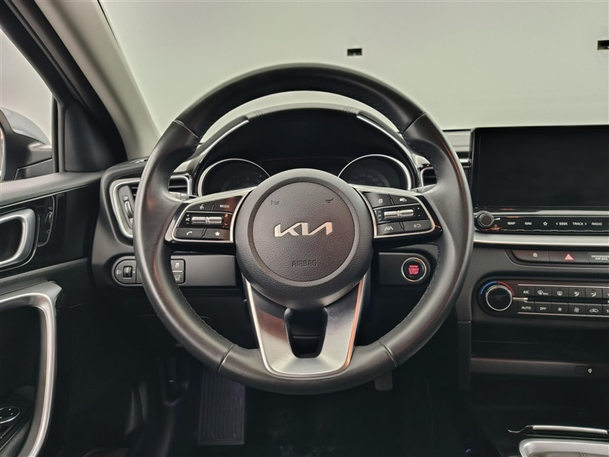 Kia XCeed 1.0 T-GDi 120cv Pulse NAVI 8" / FULL LED / CAMERA / JA 16" (2024) - Photo 9
