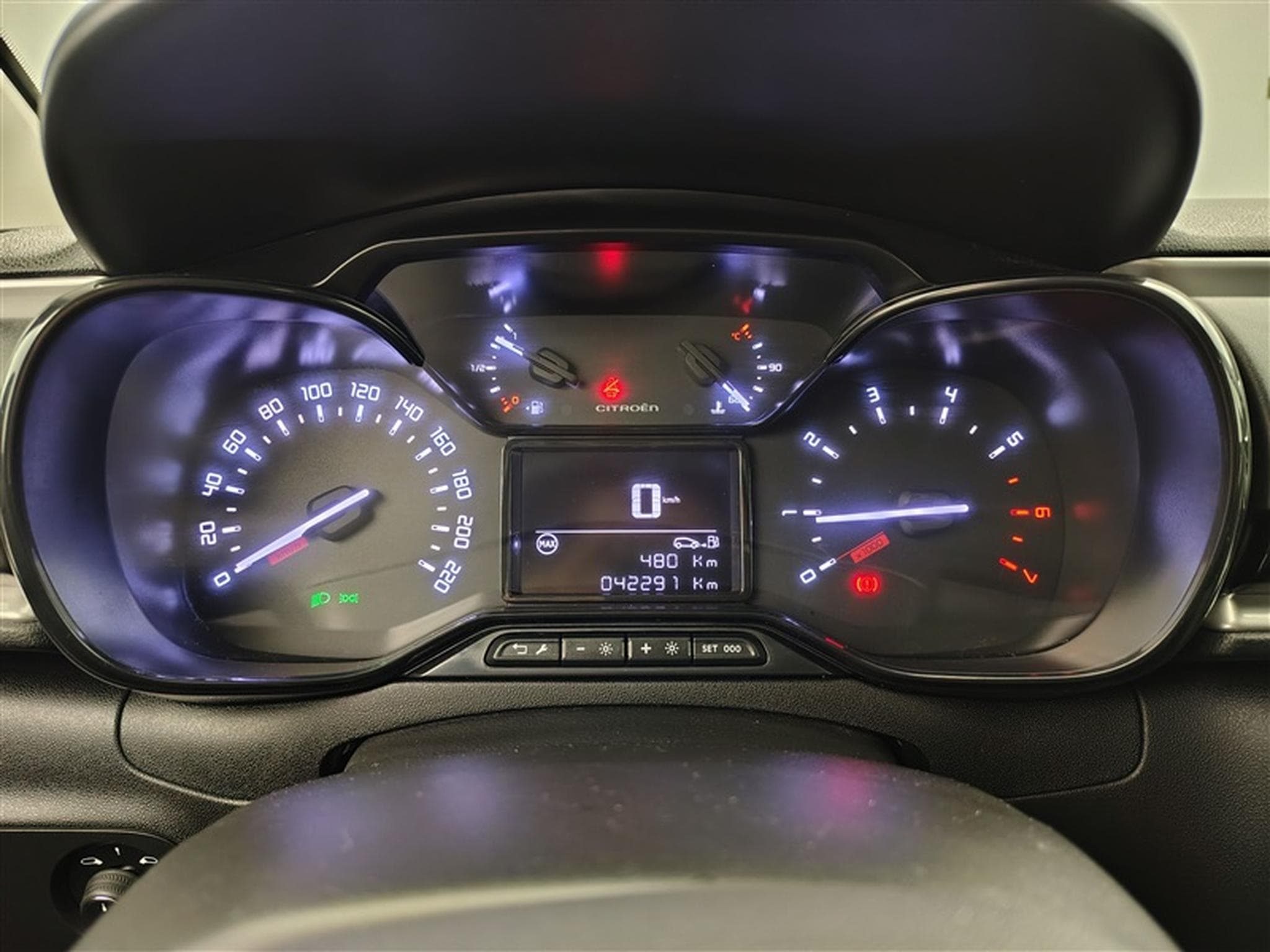 Citroen C3 1.2i PureTech Feel NAVI / FULL LED / CARPLAY (2024) - Photo 10