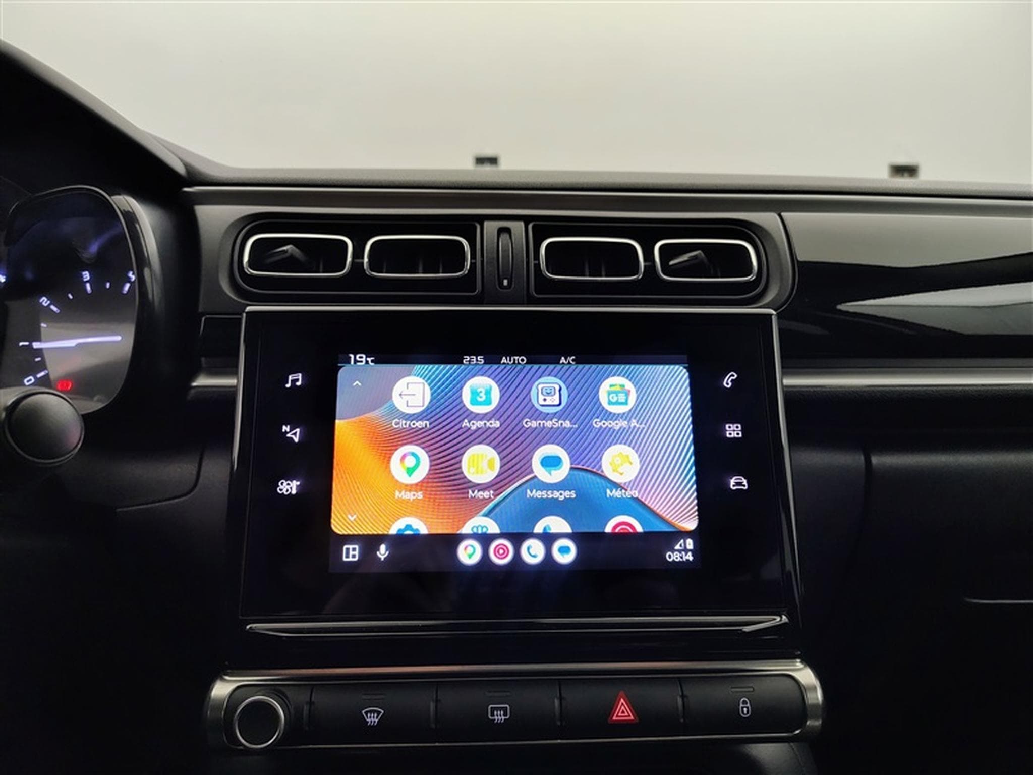 Citroen C3 1.2i PureTech Feel NAVI / FULL LED / CARPLAY (2024) - Photo 19