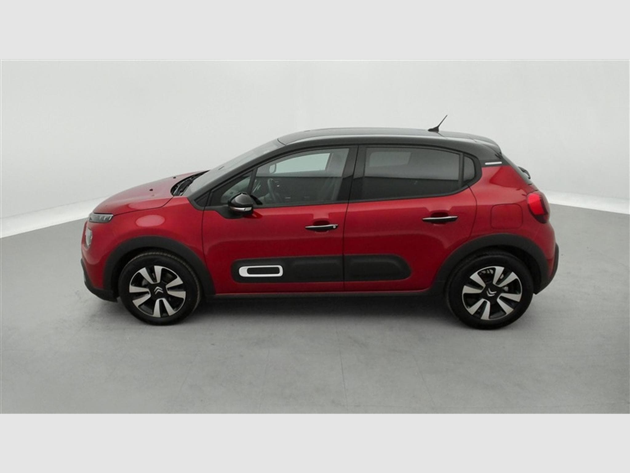 Citroen C3 1.2i PureTech Feel NAVI / FULL LED / CARPLAY (2024) - Photo 3