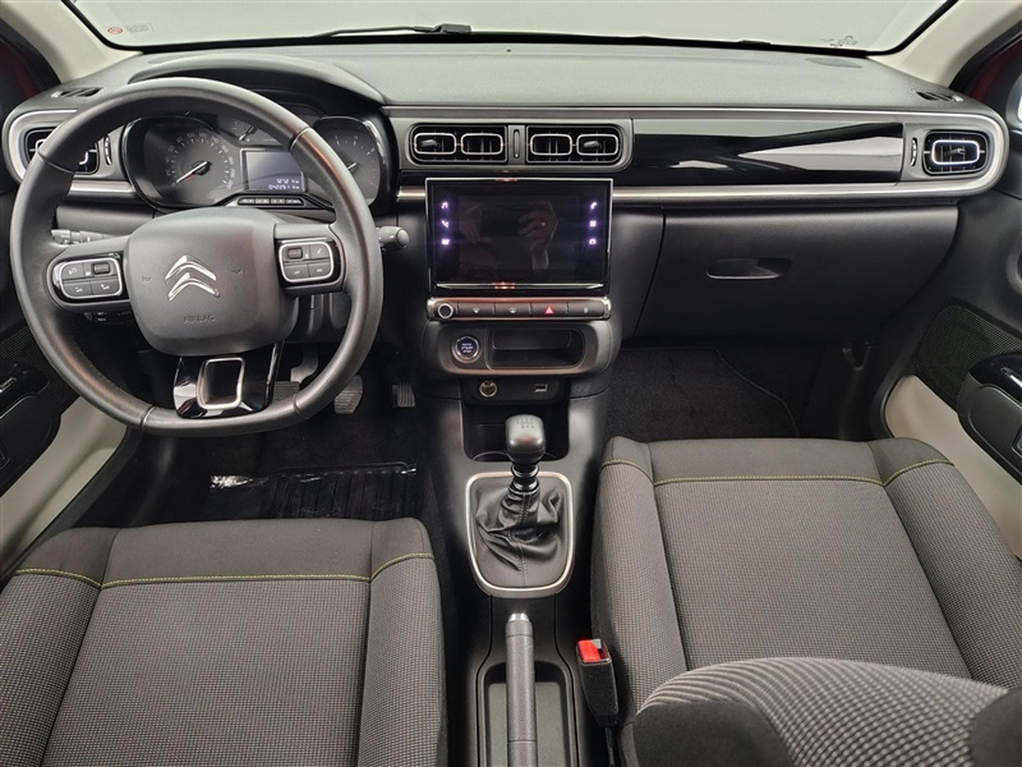 Citroen C3 1.2i PureTech Feel NAVI / FULL LED / CARPLAY (2024) - Photo 8