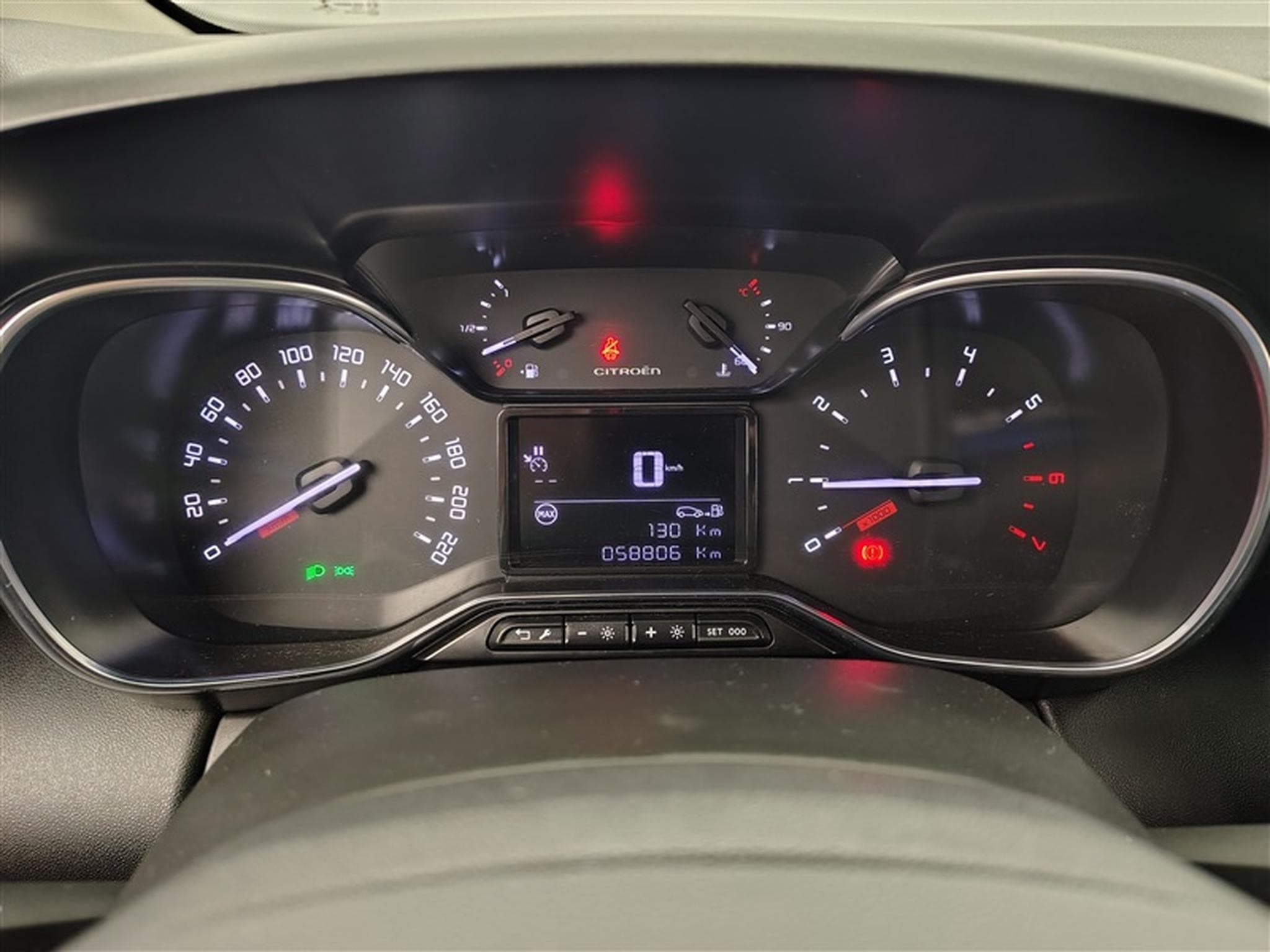 Citroen C3 Aircross 1.2 PureTech Shine NAVI / CARPLAY / CAMERA (2019) - Photo 10