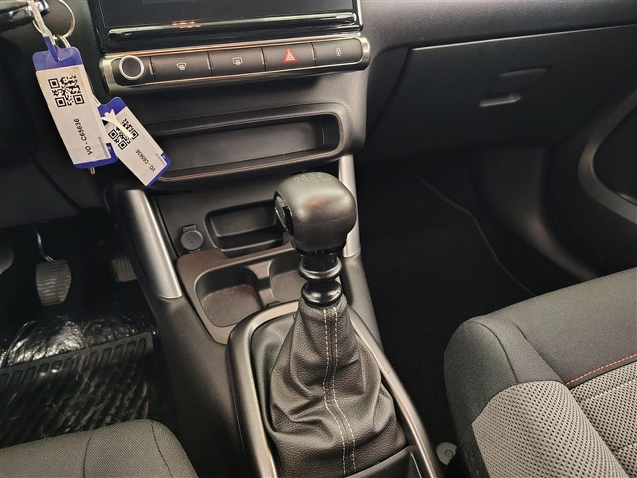 Citroen C3 Aircross 1.2 PureTech Shine NAVI / CARPLAY / CAMERA (2019) - Photo 12