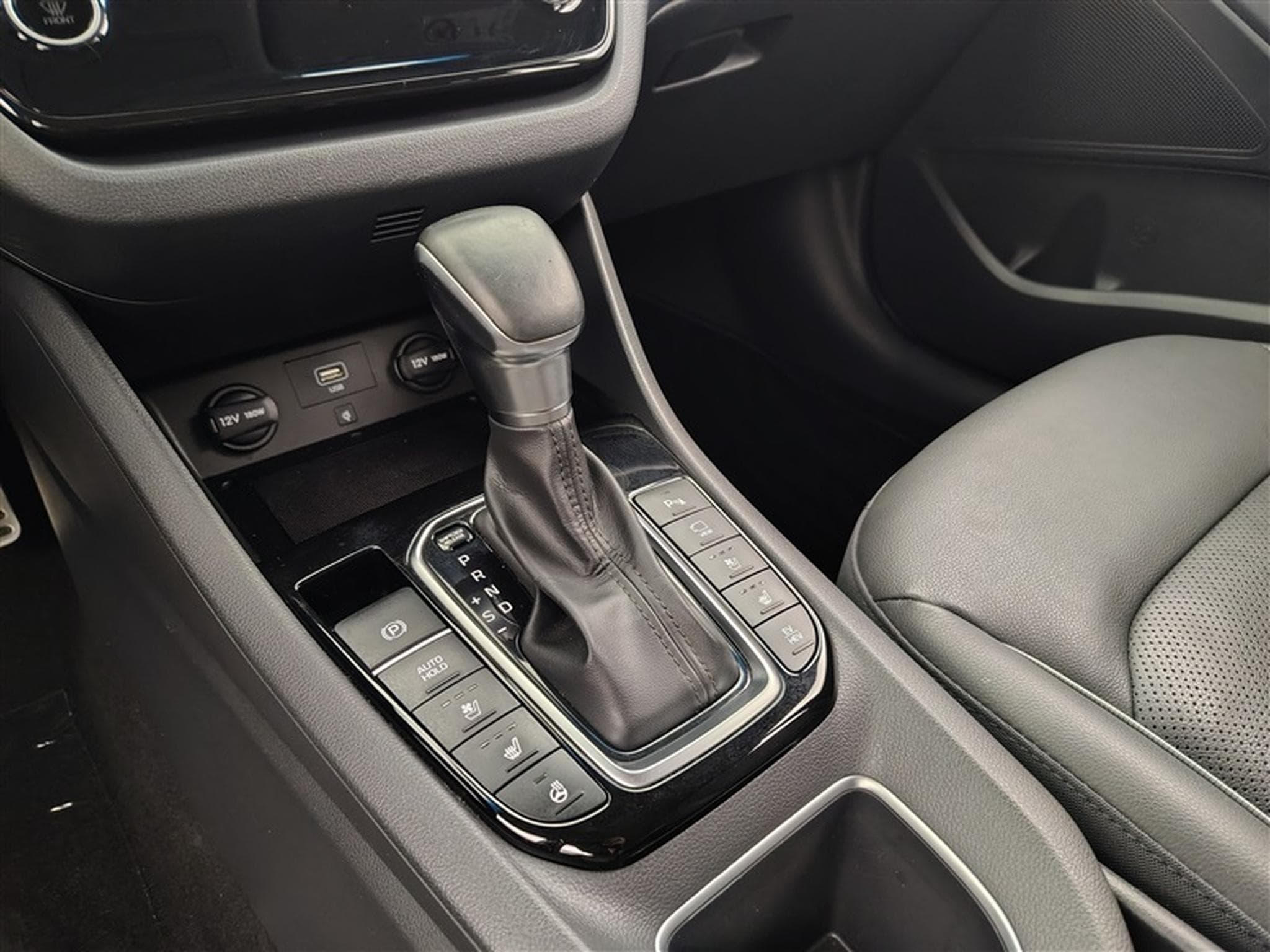 Hyundai Ioniq 1.6 GDi PHEV Executive NAVI / FULL LED / CUIR / CAMERA (2020) - Photo 12