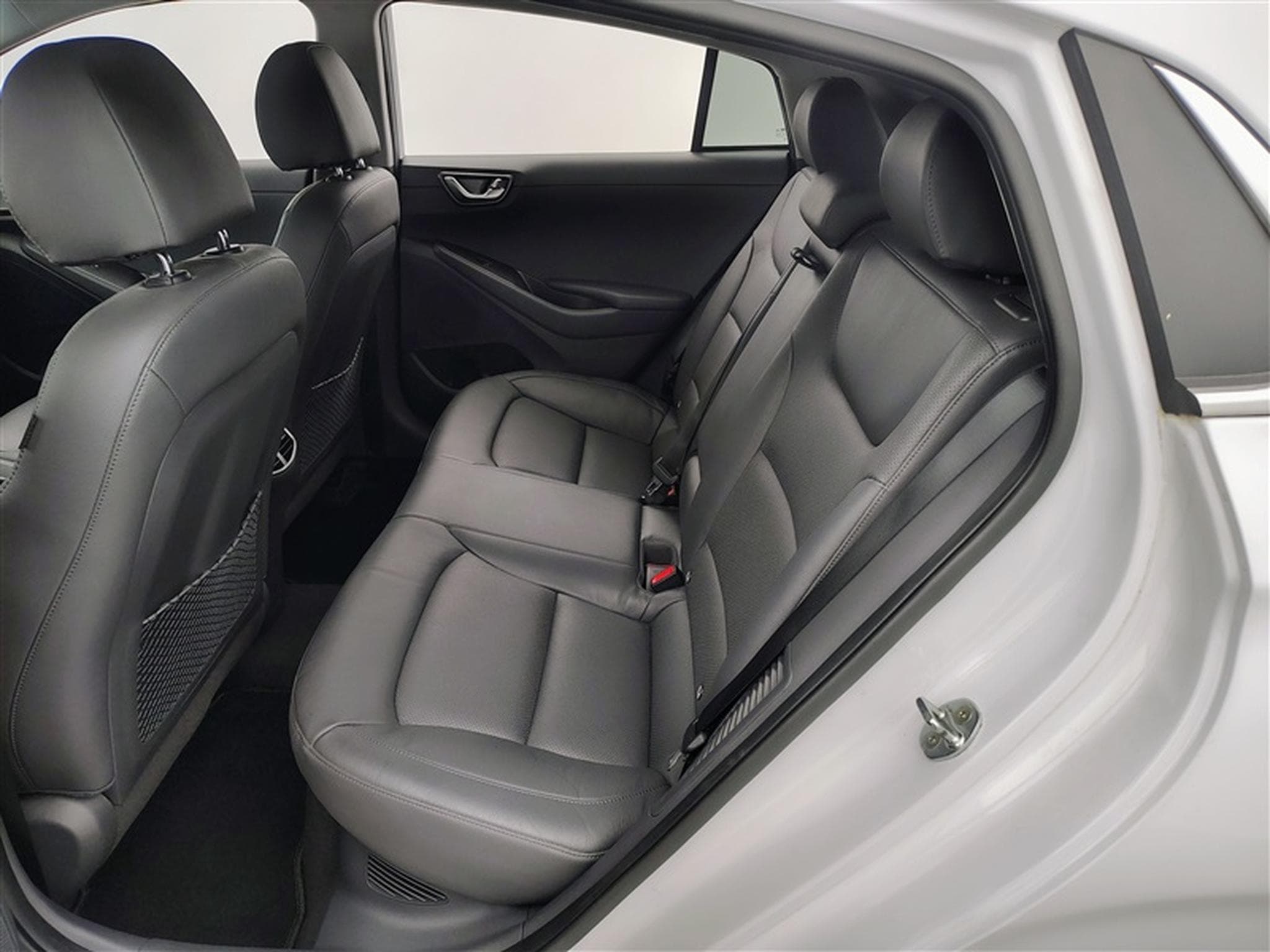 Hyundai Ioniq 1.6 GDi PHEV Executive NAVI / FULL LED / CUIR / CAMERA (2020) - Photo 13