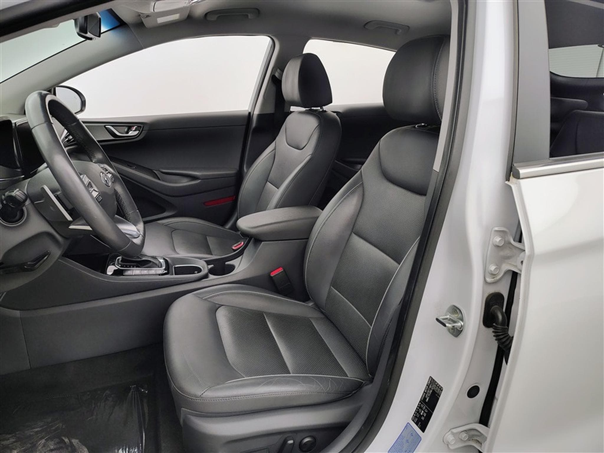 Hyundai Ioniq 1.6 GDi PHEV Executive NAVI / FULL LED / CUIR / CAMERA (2020) - Photo 7