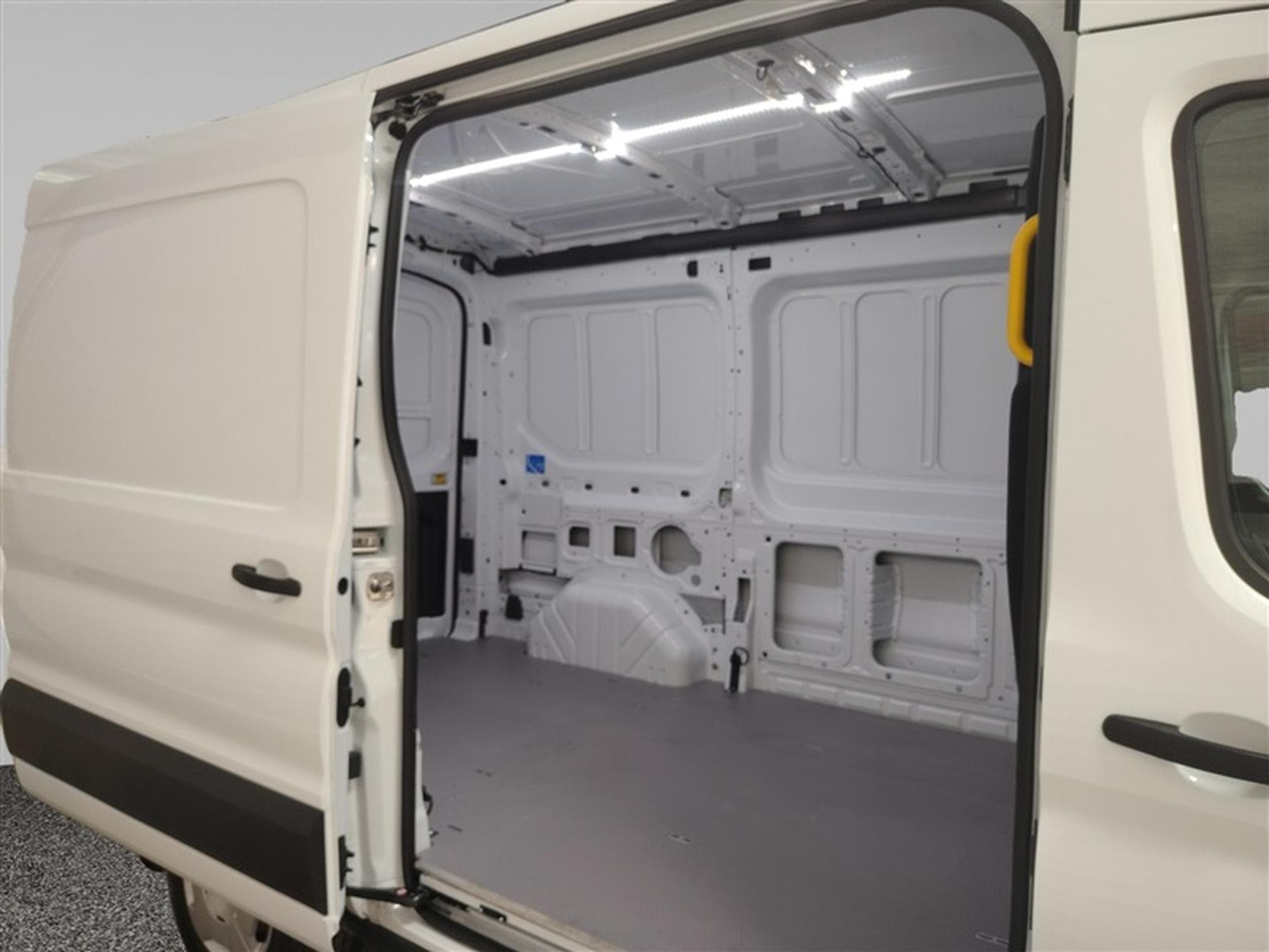 Ford Transit 2.0 TDCi L2H2 A8 Navi / PDC av+ar (2024) - Photo 14