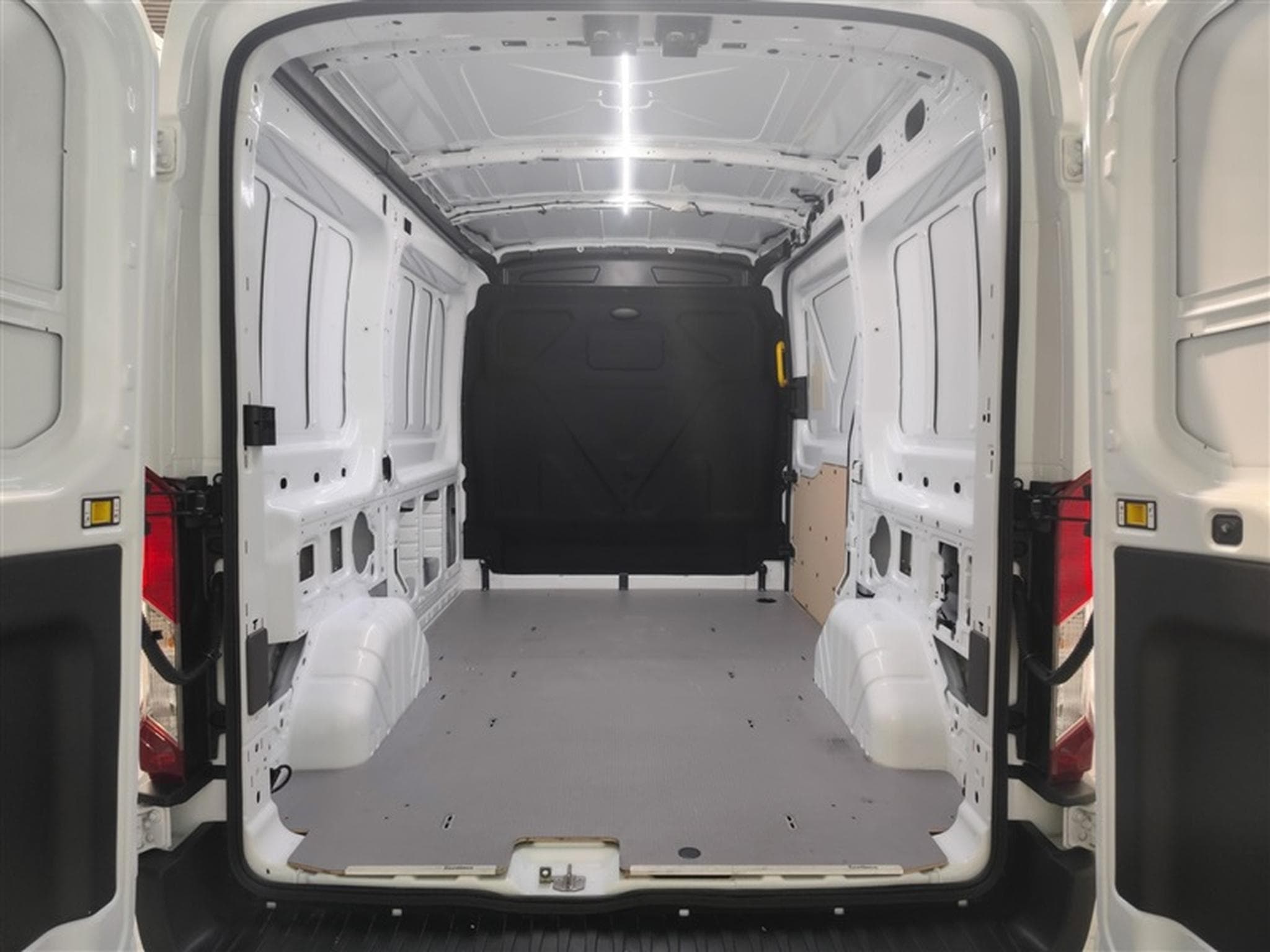 Ford Transit 2.0 TDCi L2H2 A8 Navi / PDC av+ar (2024) - Photo 15