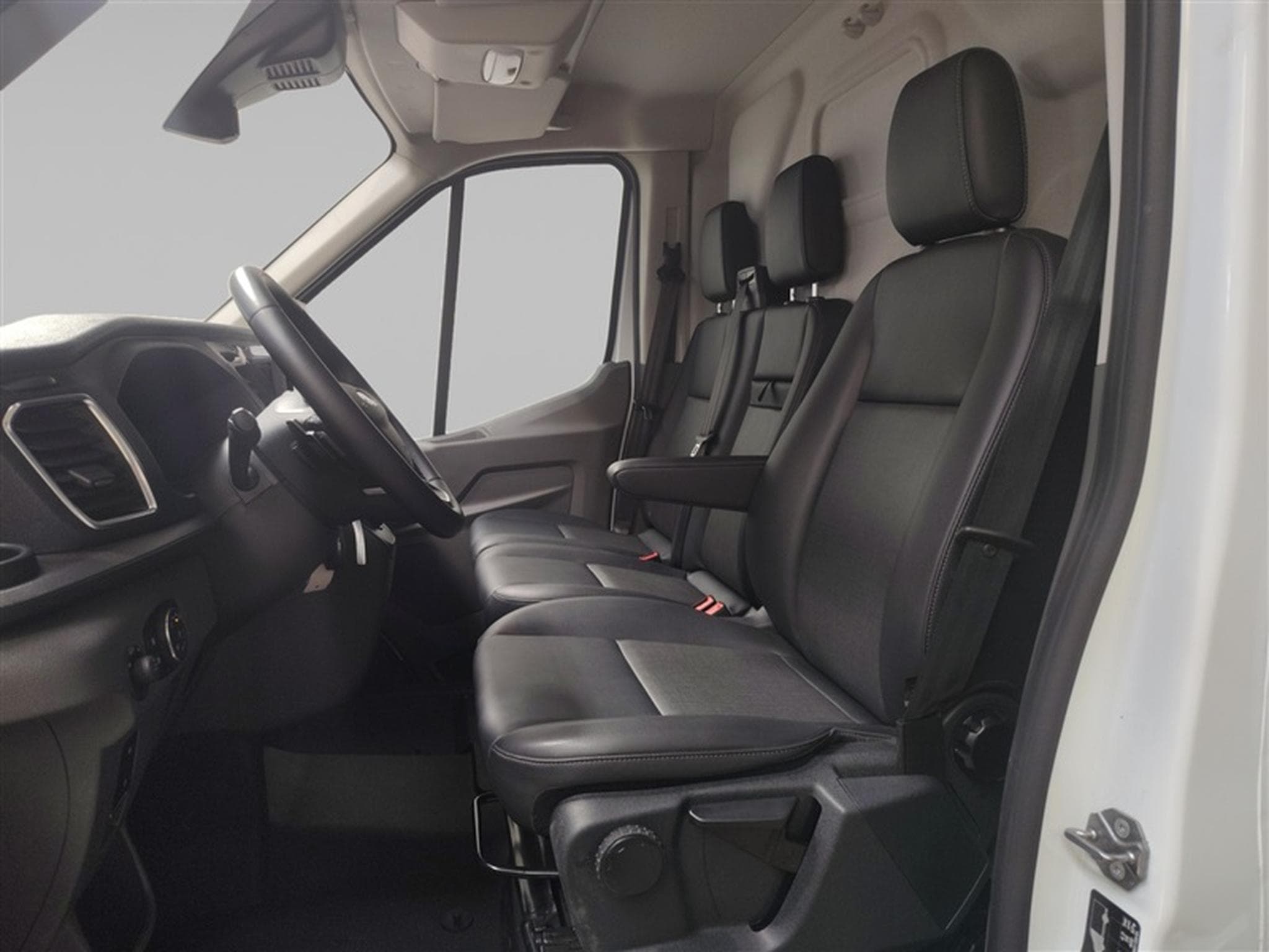 Ford Transit 2.0 TDCi L2H2 A8 Navi / PDC av+ar (2024) - Photo 7