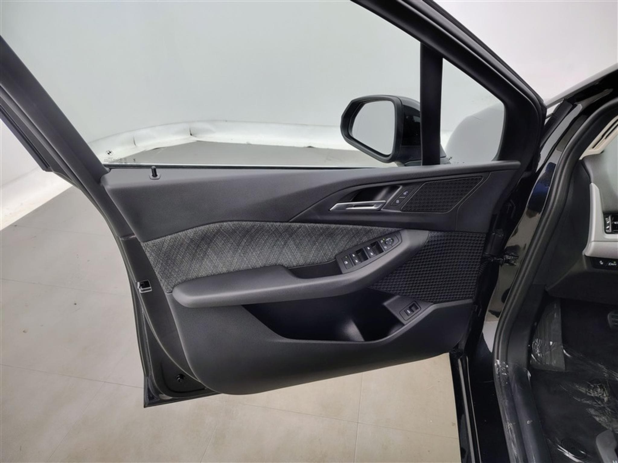 BMW 218 218IA Active Tourer NAVI / FULL LED / ALU (2023) - Photo 17