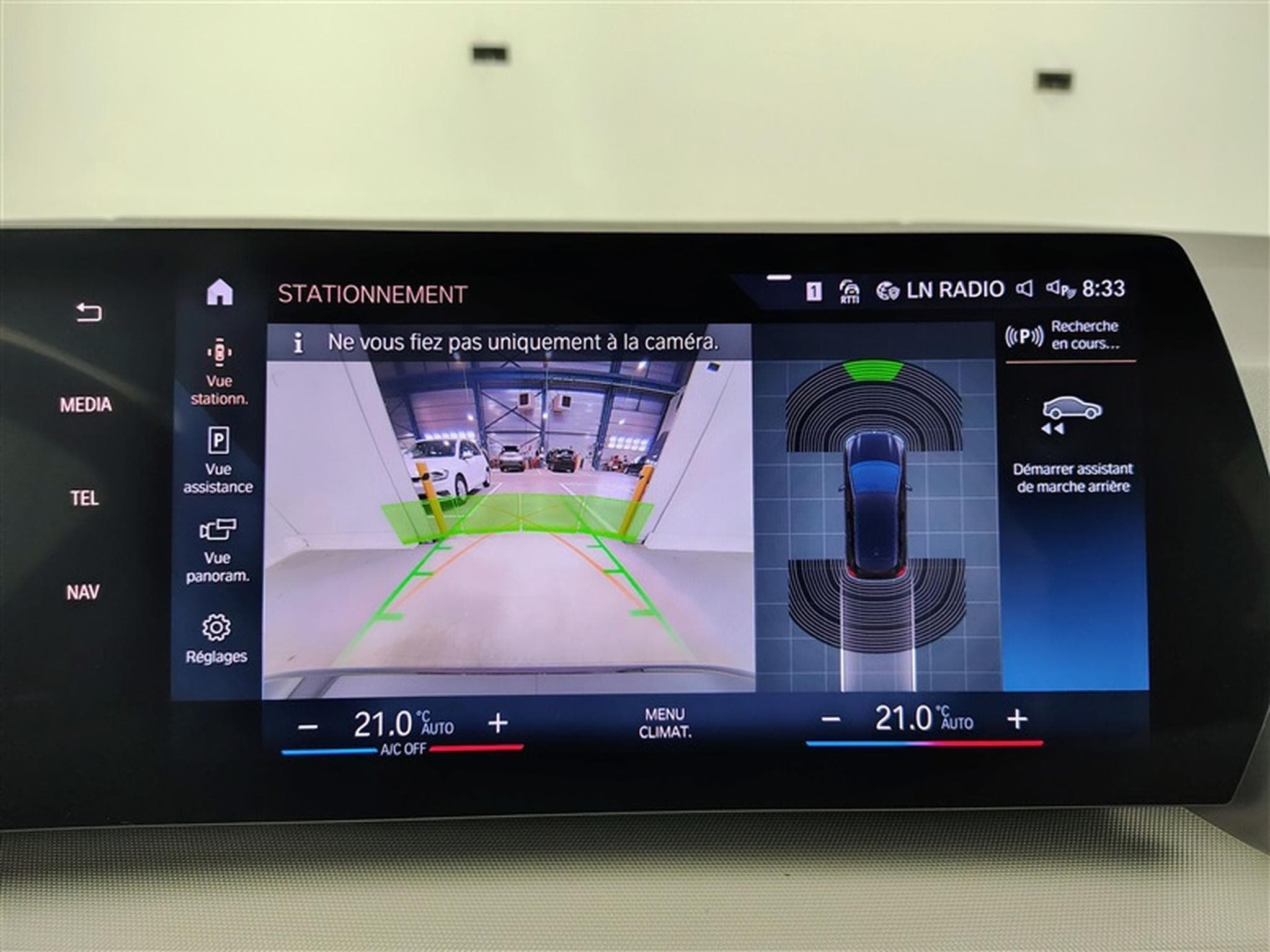 BMW 218 218IA Active Tourer NAVI / FULL LED / ALU (2023) - Photo 18