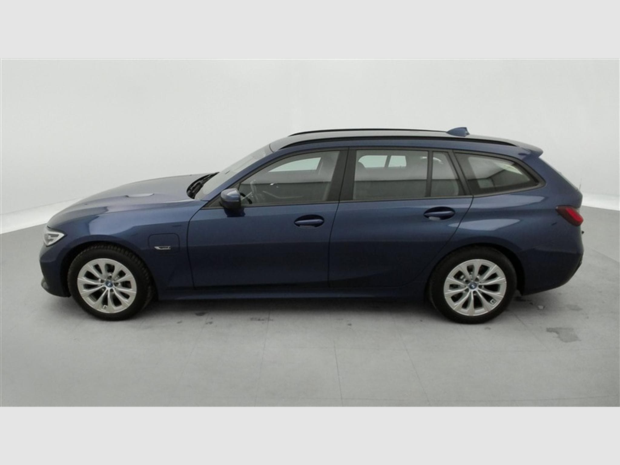 BMW 320 320eA PHEV Business NAVI/FULL LED/JA/PDC AV AR/CARPLAY (2021) - Photo 3