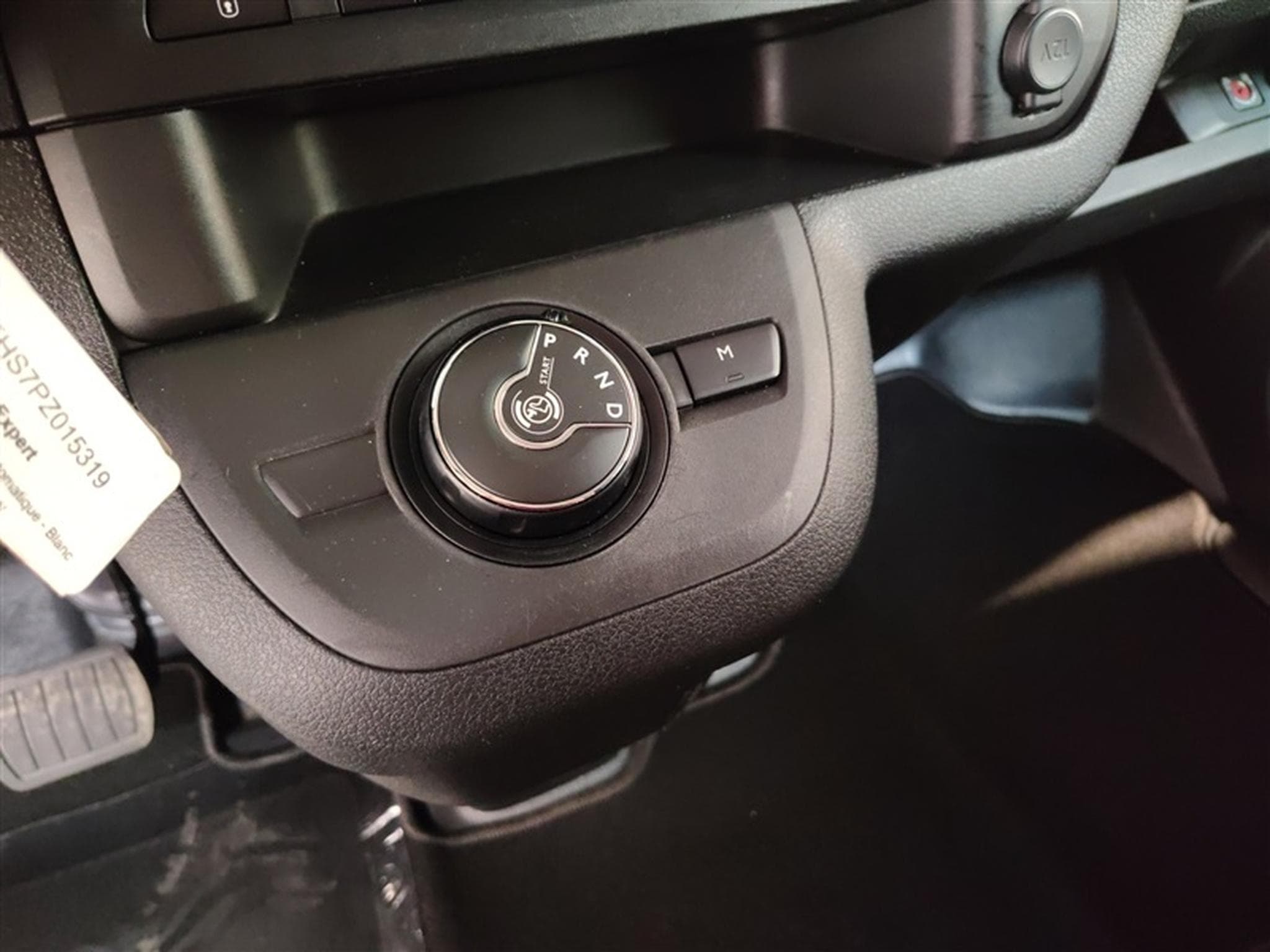 Peugeot Expert 2.0 BlueHDi L2  Premium EAT8 NAVI / CLIM / TEL (2023) - Photo 12