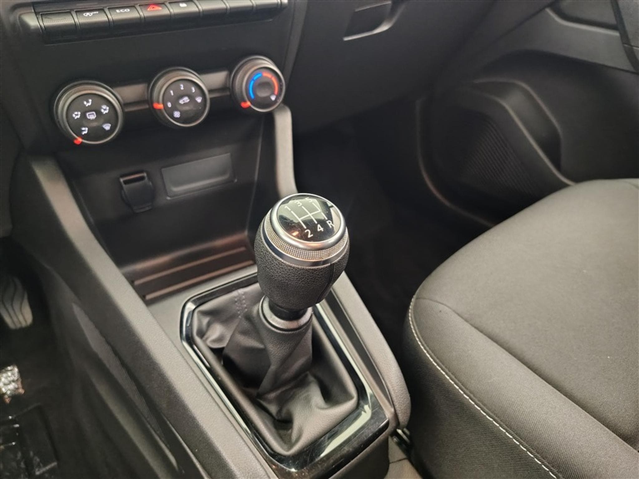 Renault Captur 1.0 TCe Life (2020) - Photo 12