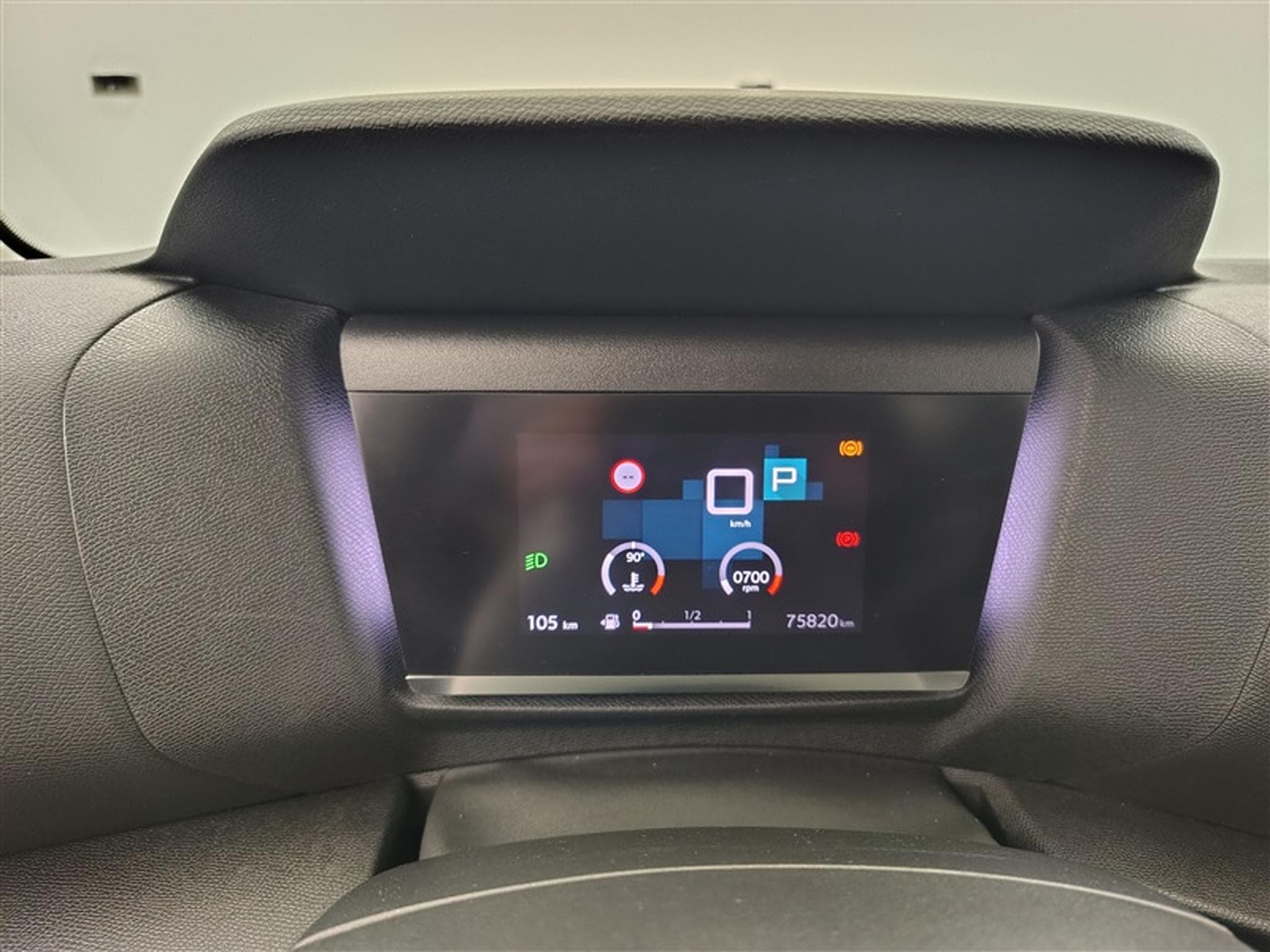 Citroen C4 X 1.2 PureTech 130cv EAT8 Feel CARPLAY / FULL LED / S-CUIR (2023) - Photo 10
