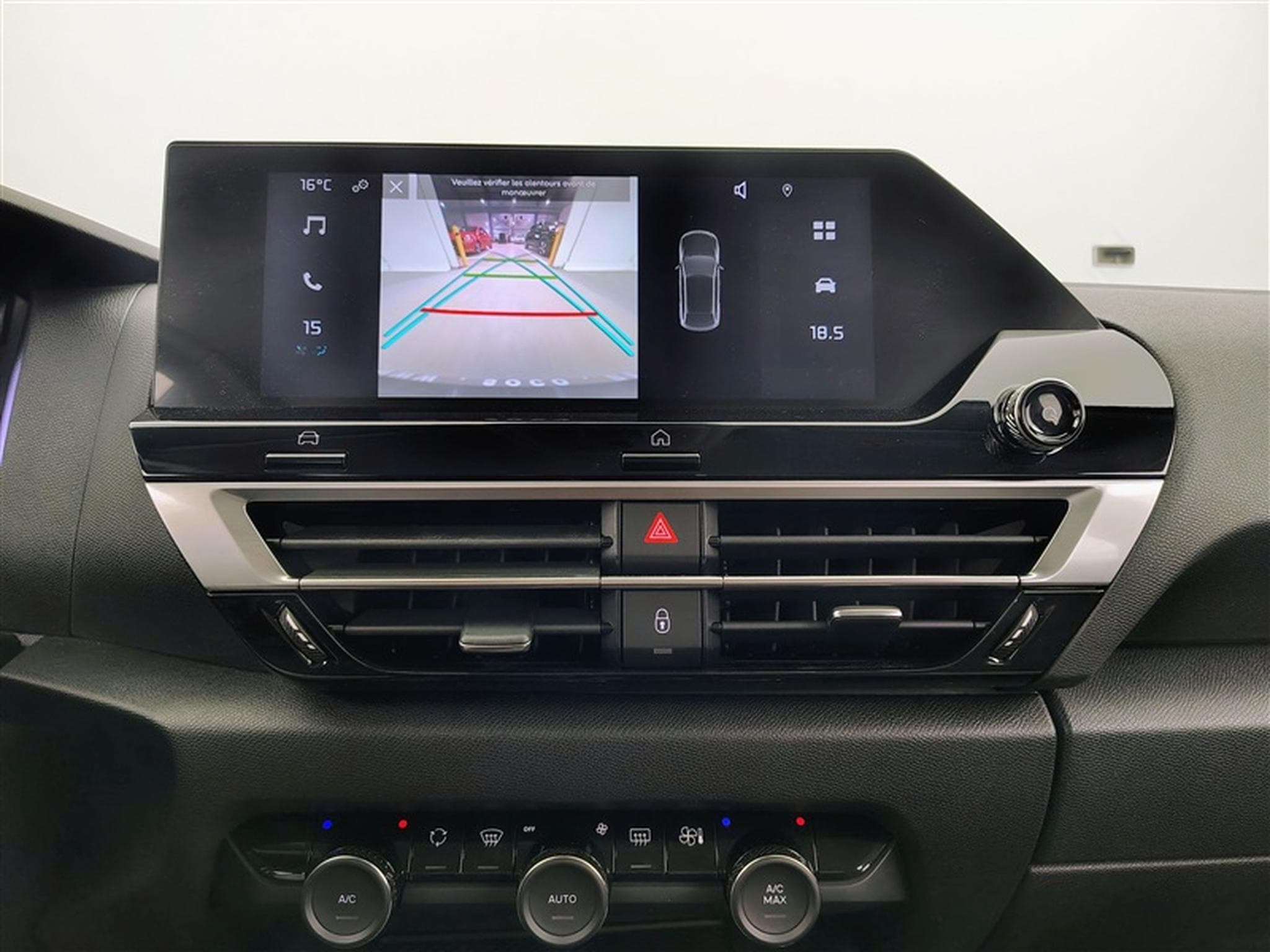 Citroen C4 X 1.2 PureTech 130cv EAT8 Feel CARPLAY / FULL LED / S-CUIR (2023) - Photo 18
