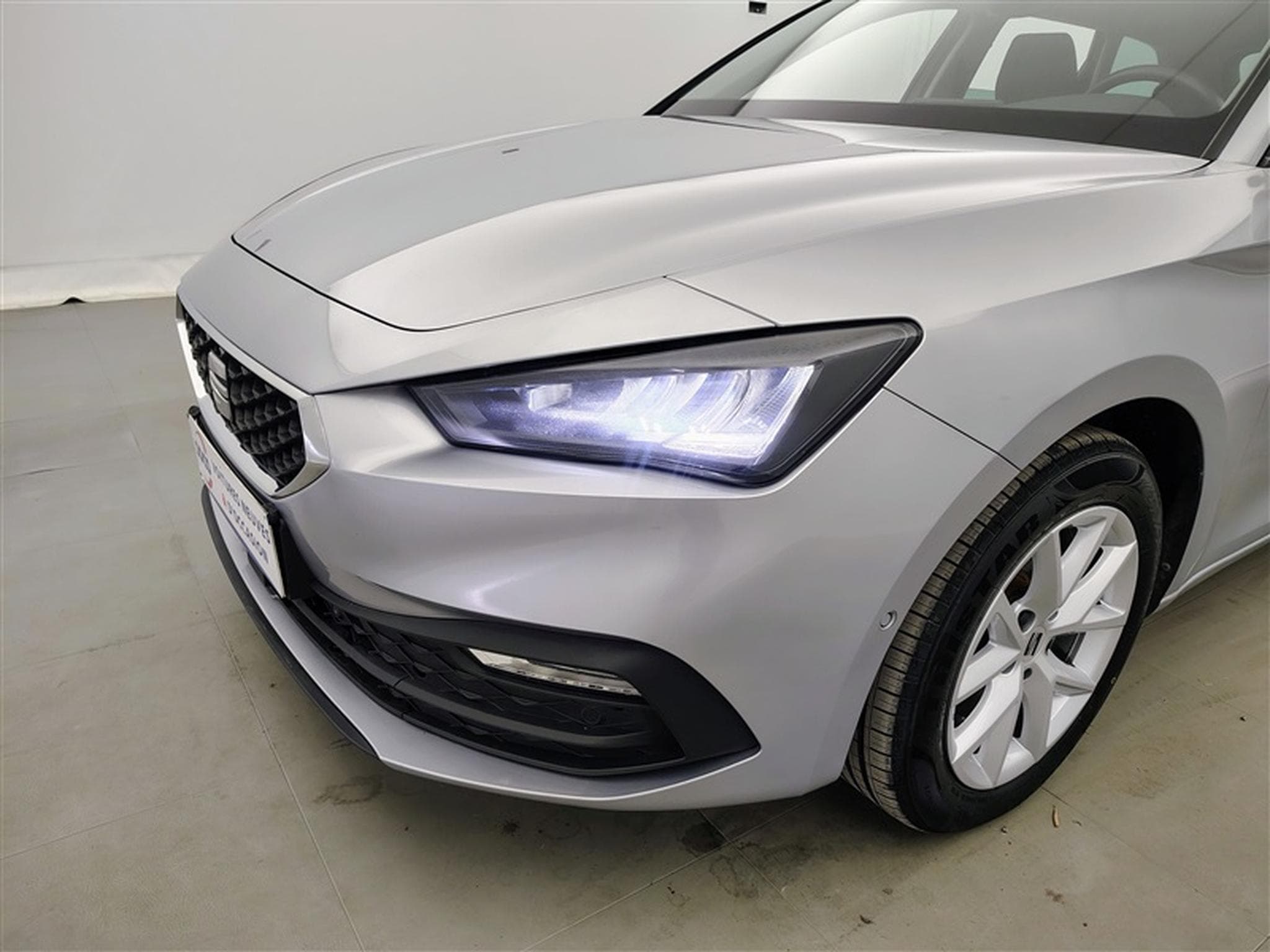 Seat Leon 1.0 EcoTSI Move! NAVI/LED/JA16/PDC AV AR (2023) - Photo 15