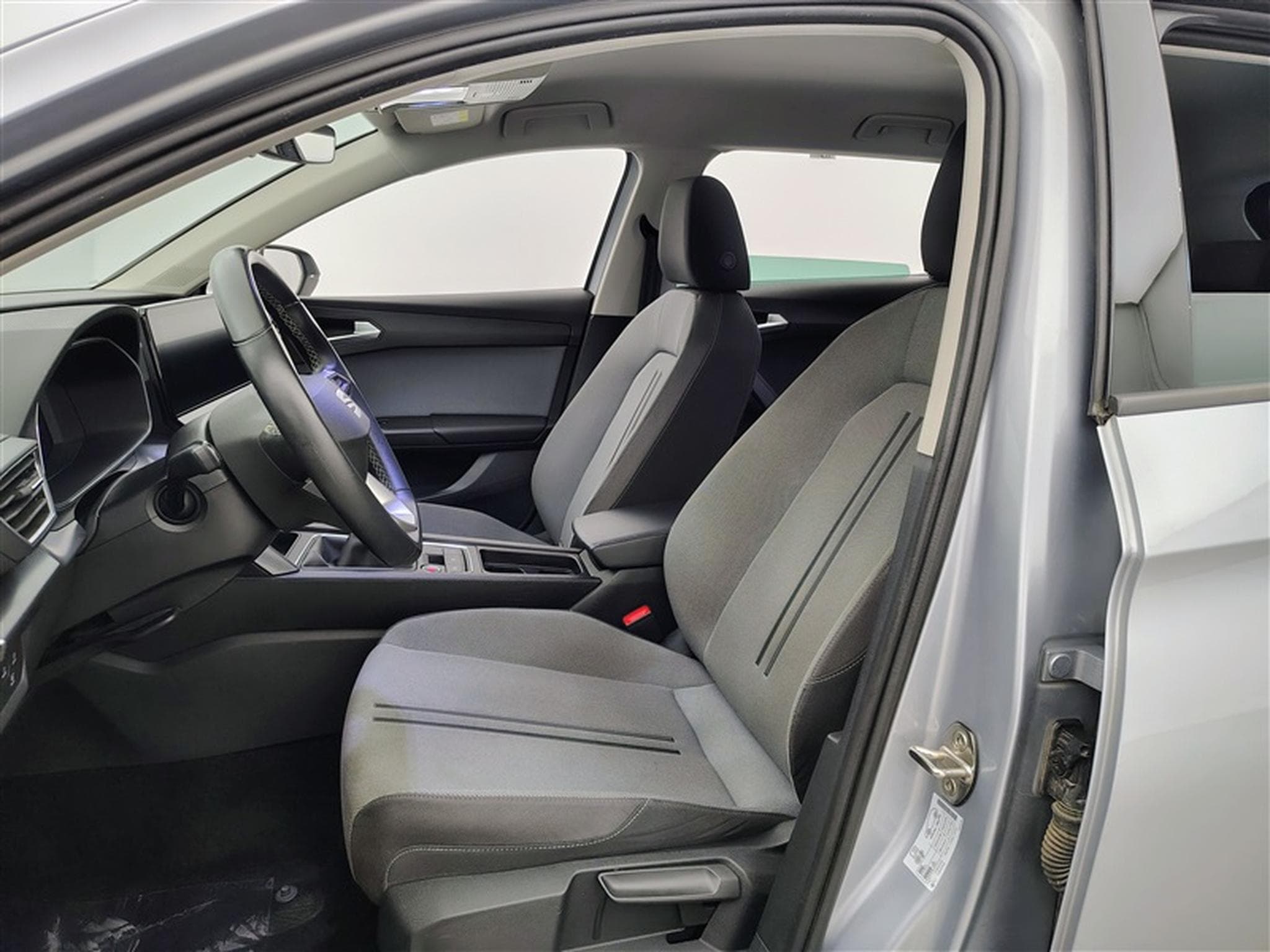 Seat Leon 1.0 EcoTSI Move! NAVI/LED/JA16/PDC AV AR (2023) - Photo 7